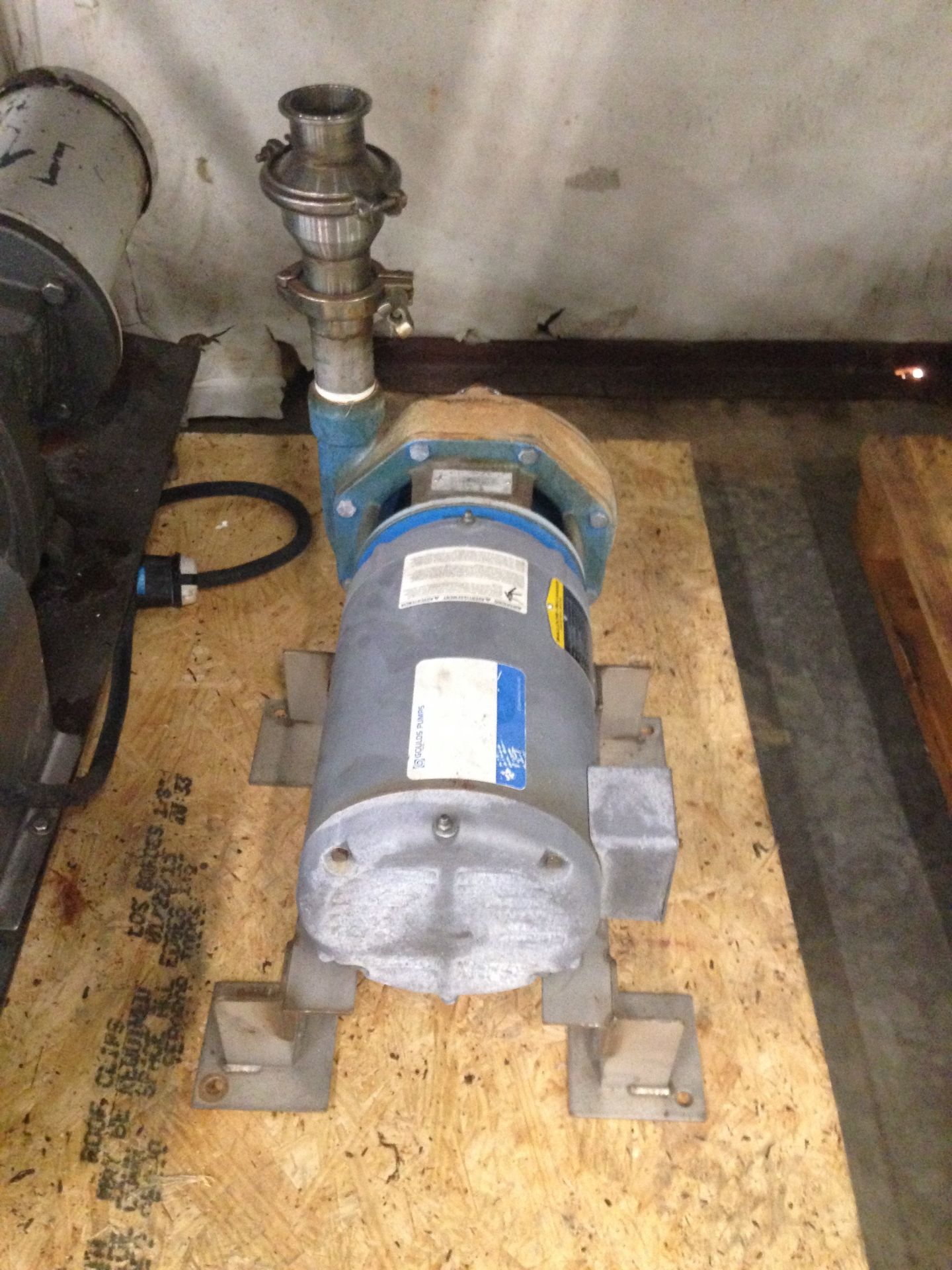 Goulds Pumps Centrifugal Pump 7.5 HP Model: 3656 Index: 5BF1K2HO Size: 1 1/2X2 (Located in NC) *** - Image 2 of 4