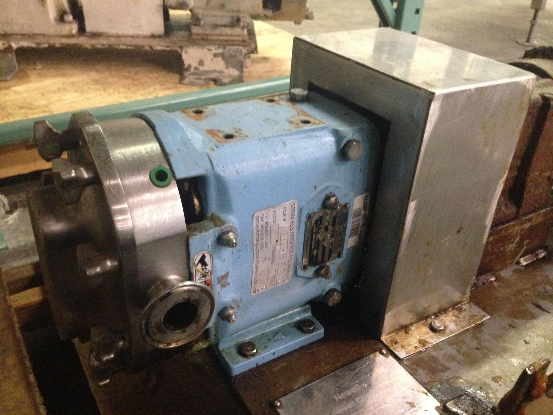 Waukesha Positive Displacement Pump 1HP .5in IN .5in OUT 330/575 Volts Model: 6U1 S/N: 159043 ( - Image 3 of 5