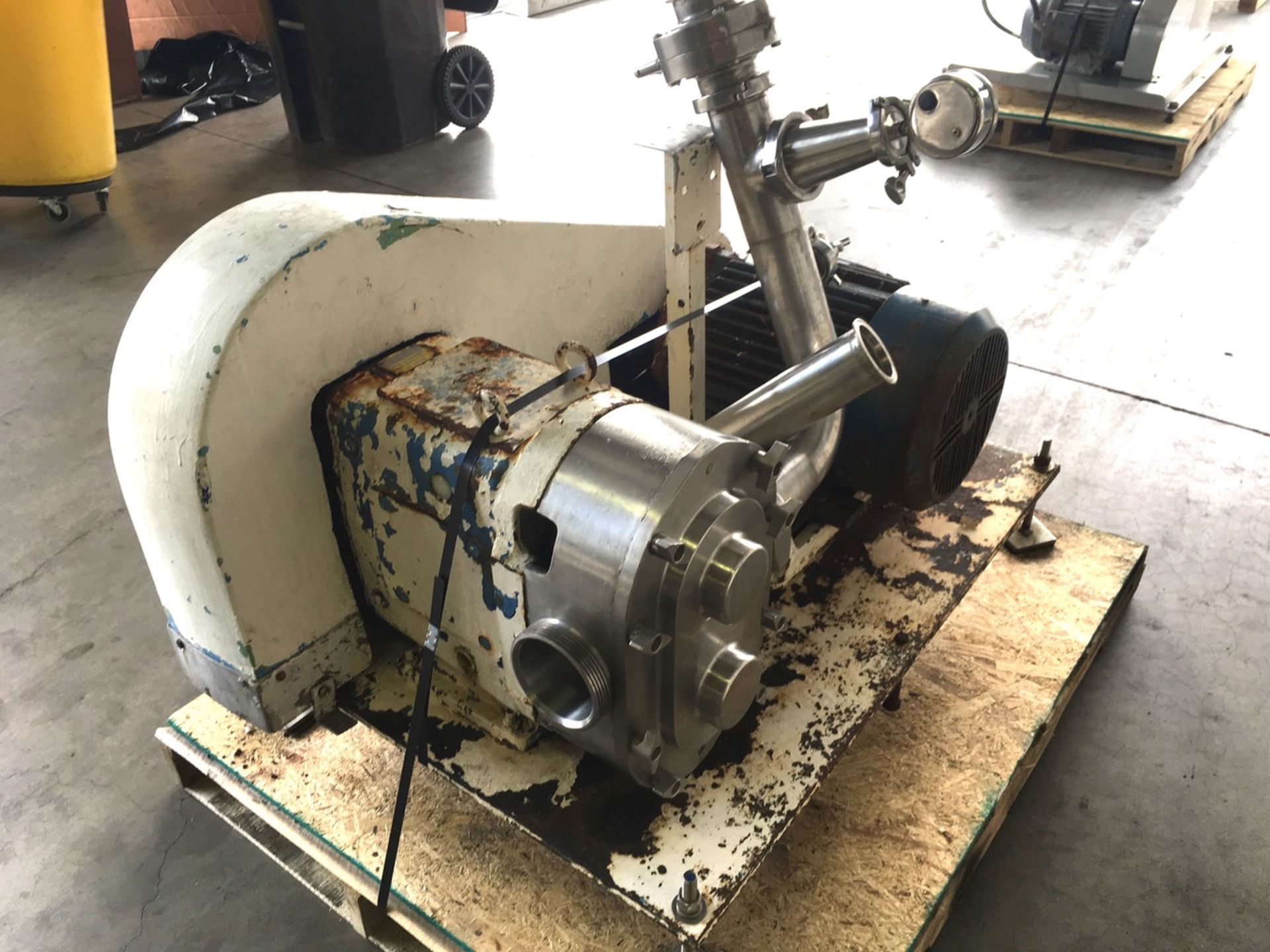 Waukesha Positive Displacement Pump Model: 220 Serial: 11671 SS 4.5in IN 3.5in OUTMounted on Steel - Image 2 of 4