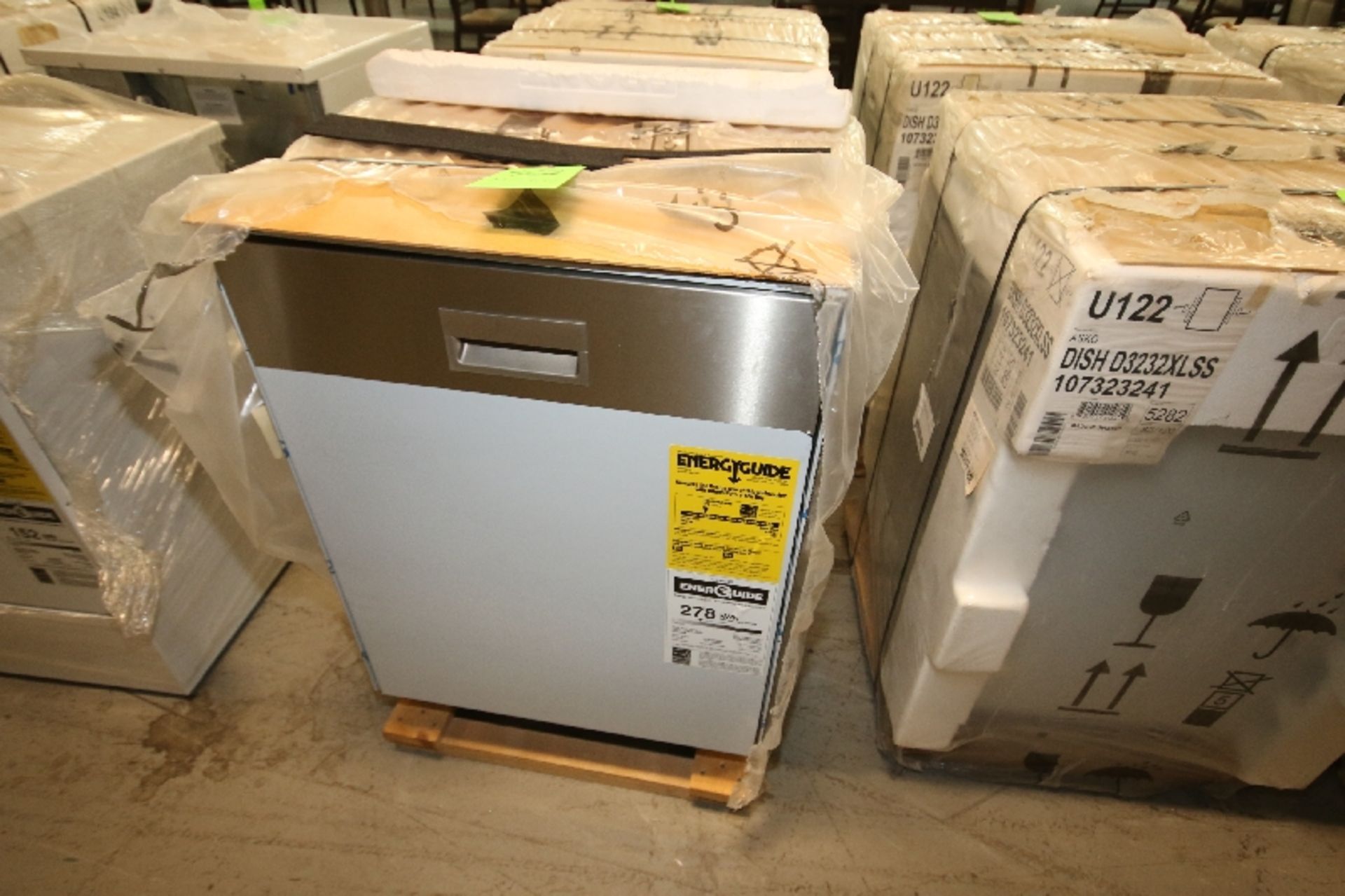 New Asko S/S Dishwasher, Model D3232XLSS107323241, S/N 074801619234