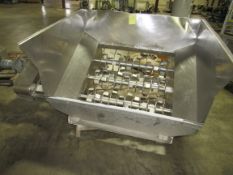 Lump Breaker/Hopper, Stainless Steel with 3 shafts driven by a hydraulic motor (can be changed to