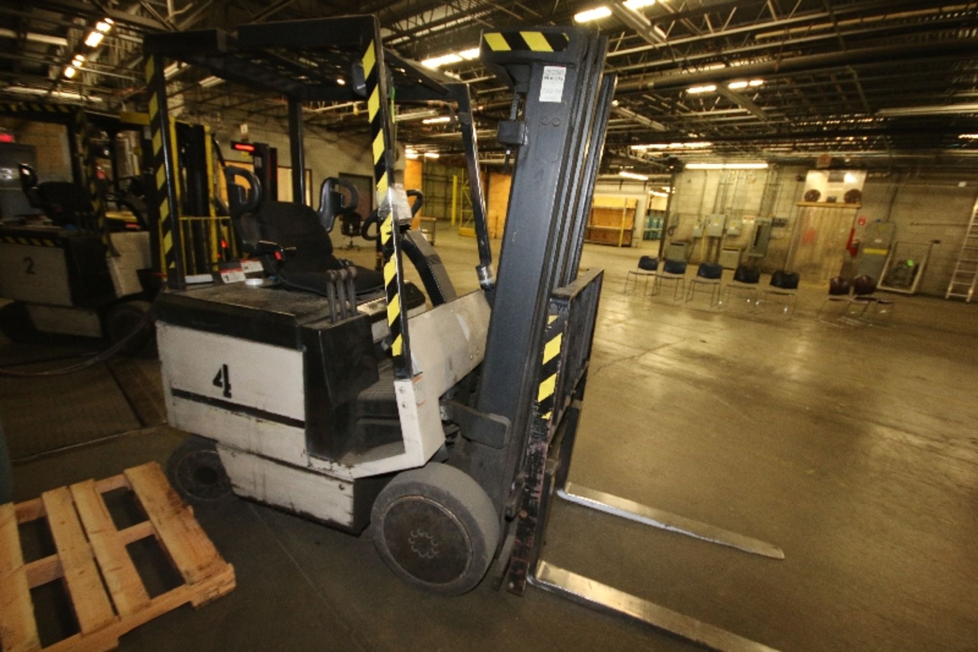 Explosion Proof 3,700 lb. Electric Forklift, M/N 40FCTT-88, S/N 8A107432, with 36 V Battery, 3-Stage - Image 3 of 6