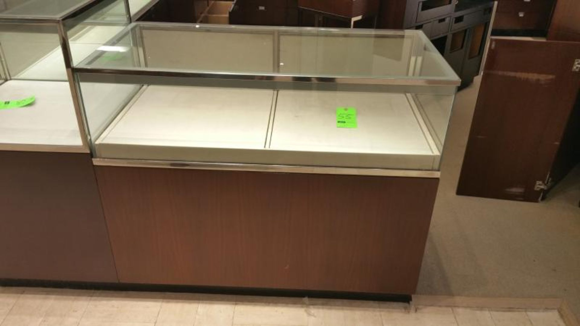 48” x 24” x 40” Cherry Single Felt Lined Shelf Display with Lighting and (4) drawers Rigging - Image 2 of 2
