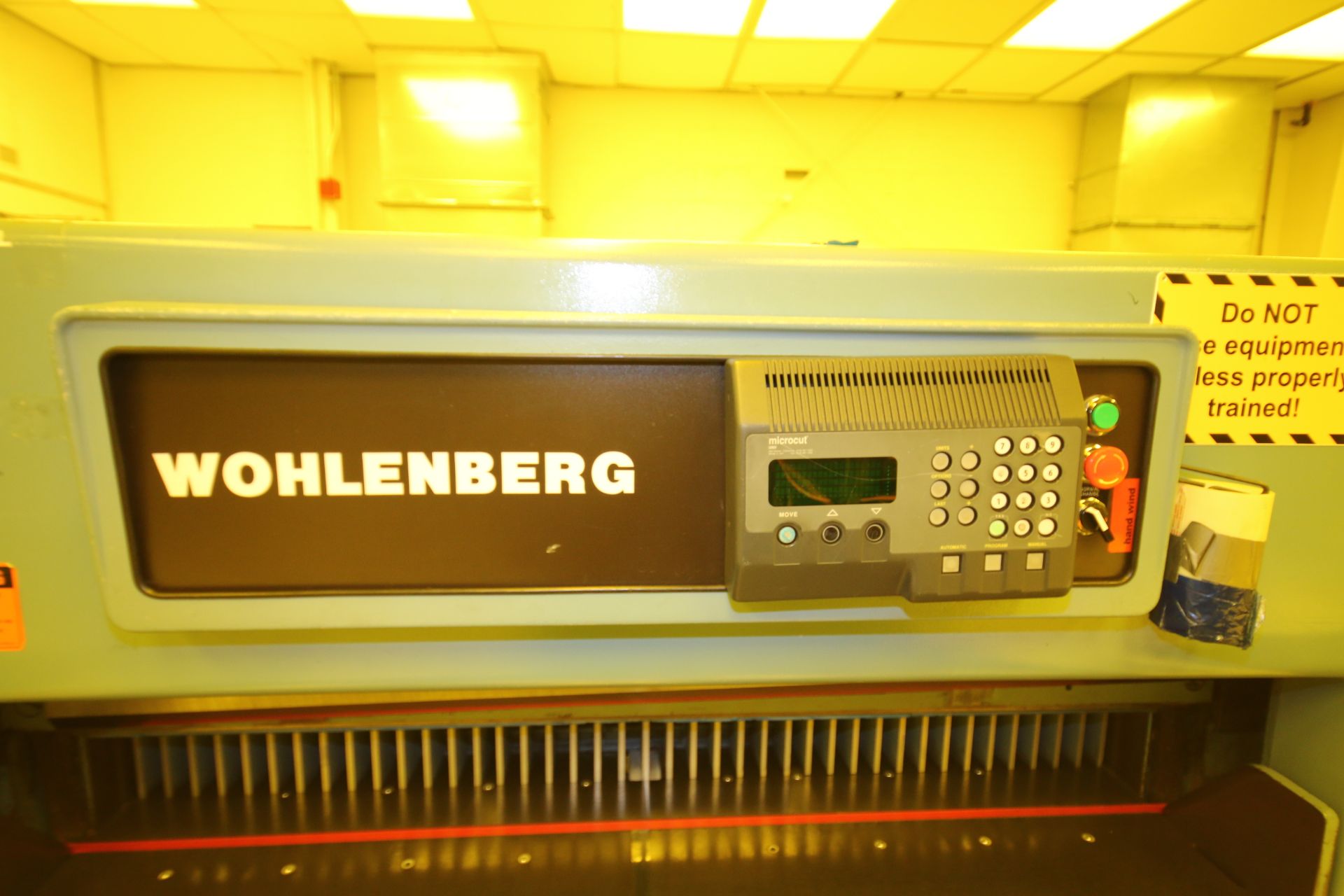 Wohlenberg 61” Guillotine, Model 155 (MCS), S/N 3091-010 (PLC) with Air Bed Table, Aprox. 78” L x - Image 5 of 10