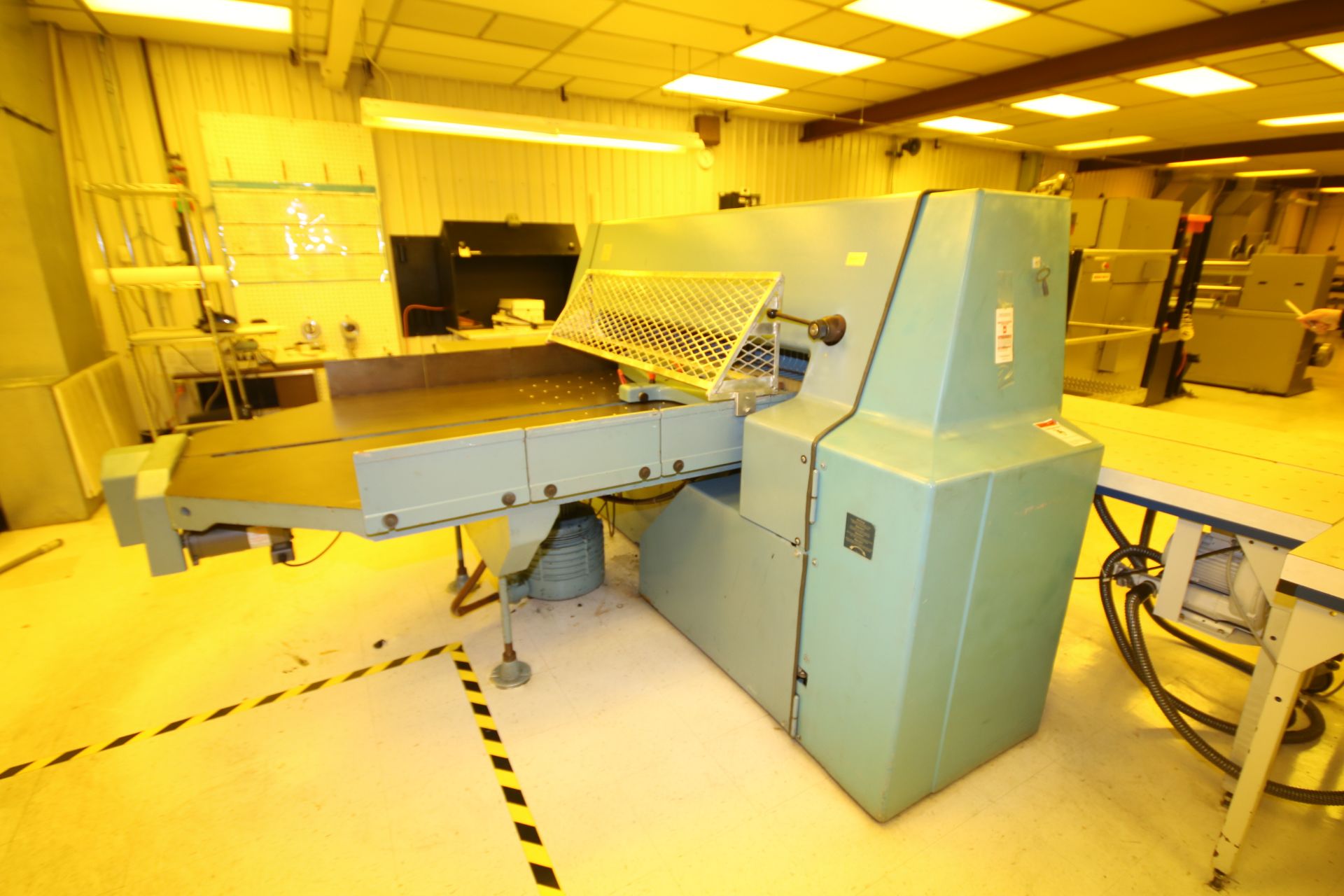 Wohlenberg 61” Guillotine, Model 155 (MCS), S/N 3091-010 (PLC) with Air Bed Table, Aprox. 78” L x - Image 3 of 10