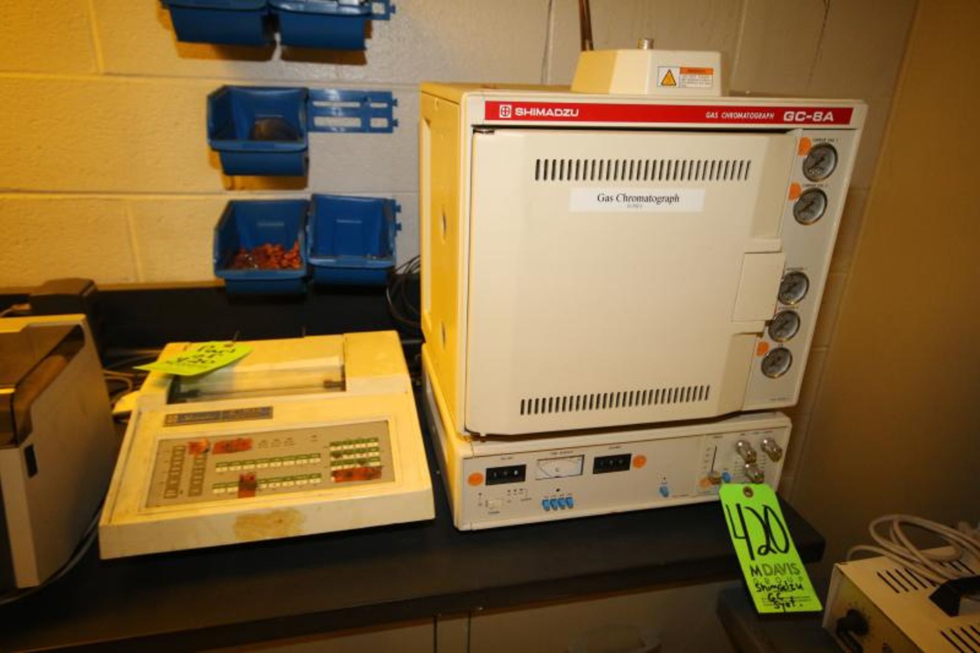 Shimadzu Gas Chromatograph, M/N GC-8A, S/N C10493514732, 60 Hz with Shimadzu C-R3A Chromatopac