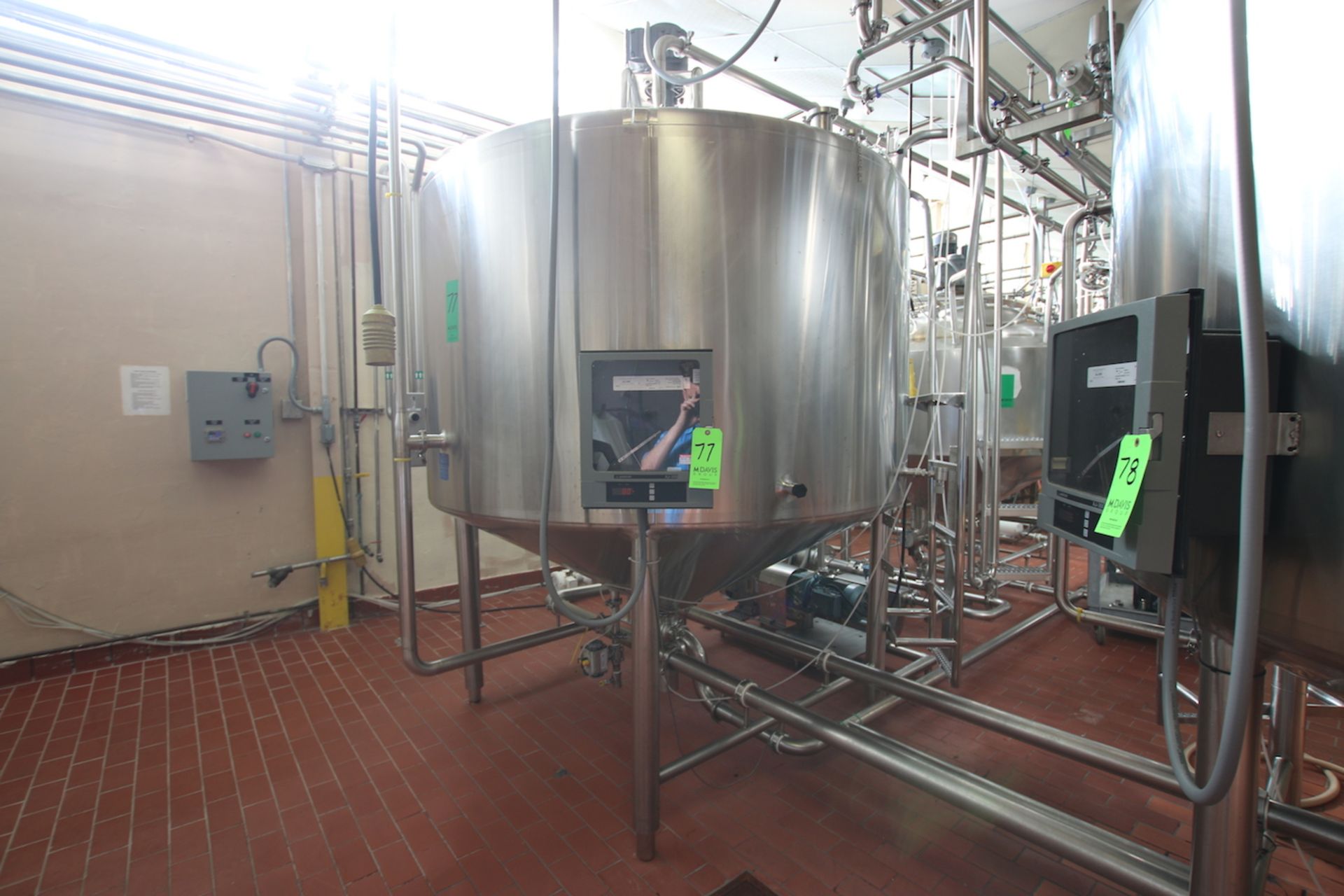 Mueller 1,000 Gal. Dome-Top / Cone-Bottom Fermentation / Processing Tank, Equipped with Sweep/Scrape - Image 2 of 2