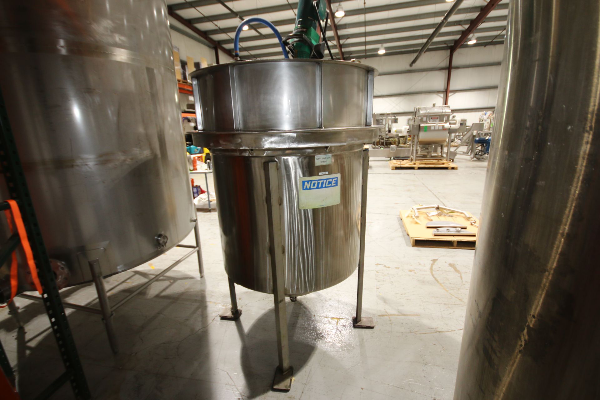 Aprox. 260 Gal. S/S Chemical Mixing Tank, 316 S/S with Vektor .25 hp Lightnin Mixer, 1725 RPM, 230/ - Image 6 of 7