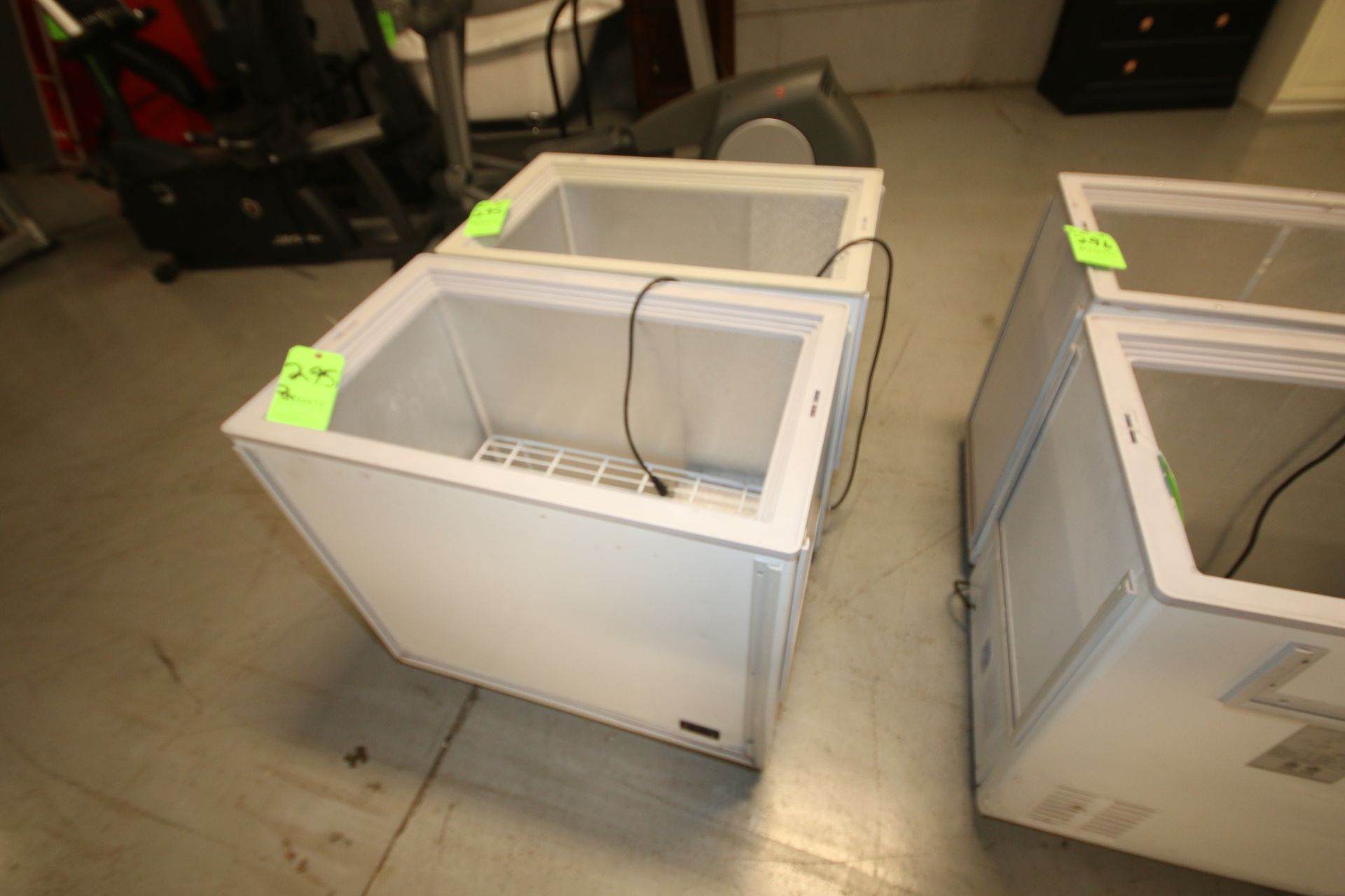 Reach-In Portable Freezers - Image 2 of 2