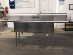 Elkay SSP Three Bay S/S Sink (Located in MO)