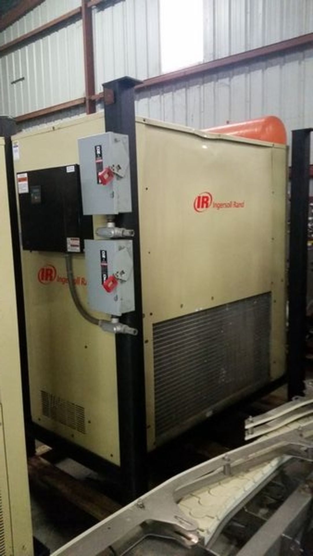 Ingersoll Rand 1700 CFM Air Dryer Model: D1700INA400 Serial: 337155 Last running at Food - Image 2 of 5