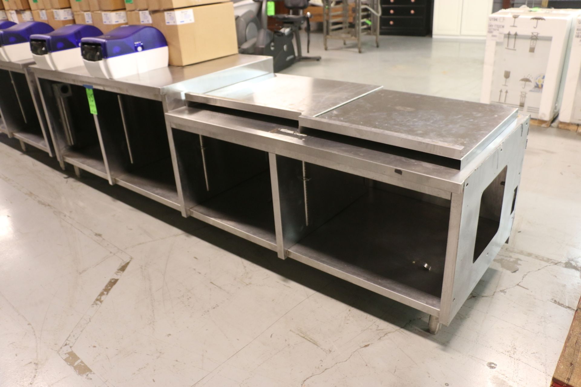 Aprox. 118-1/2" L x 30-1/2" W x 34-3/8" H Commercial Kitchen/Restaurant S/S Cabinet/Work Table ( - Image 4 of 5