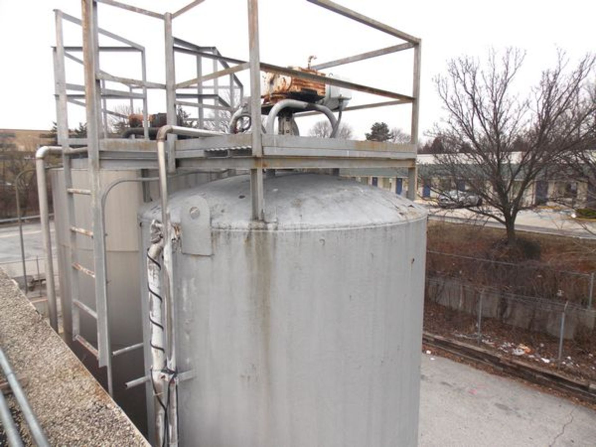 Dairy Craft 6,000 Gallon Stainless Vertical Silo with Agitator Serial: 77J3387 Stainless Steel - Image 7 of 9