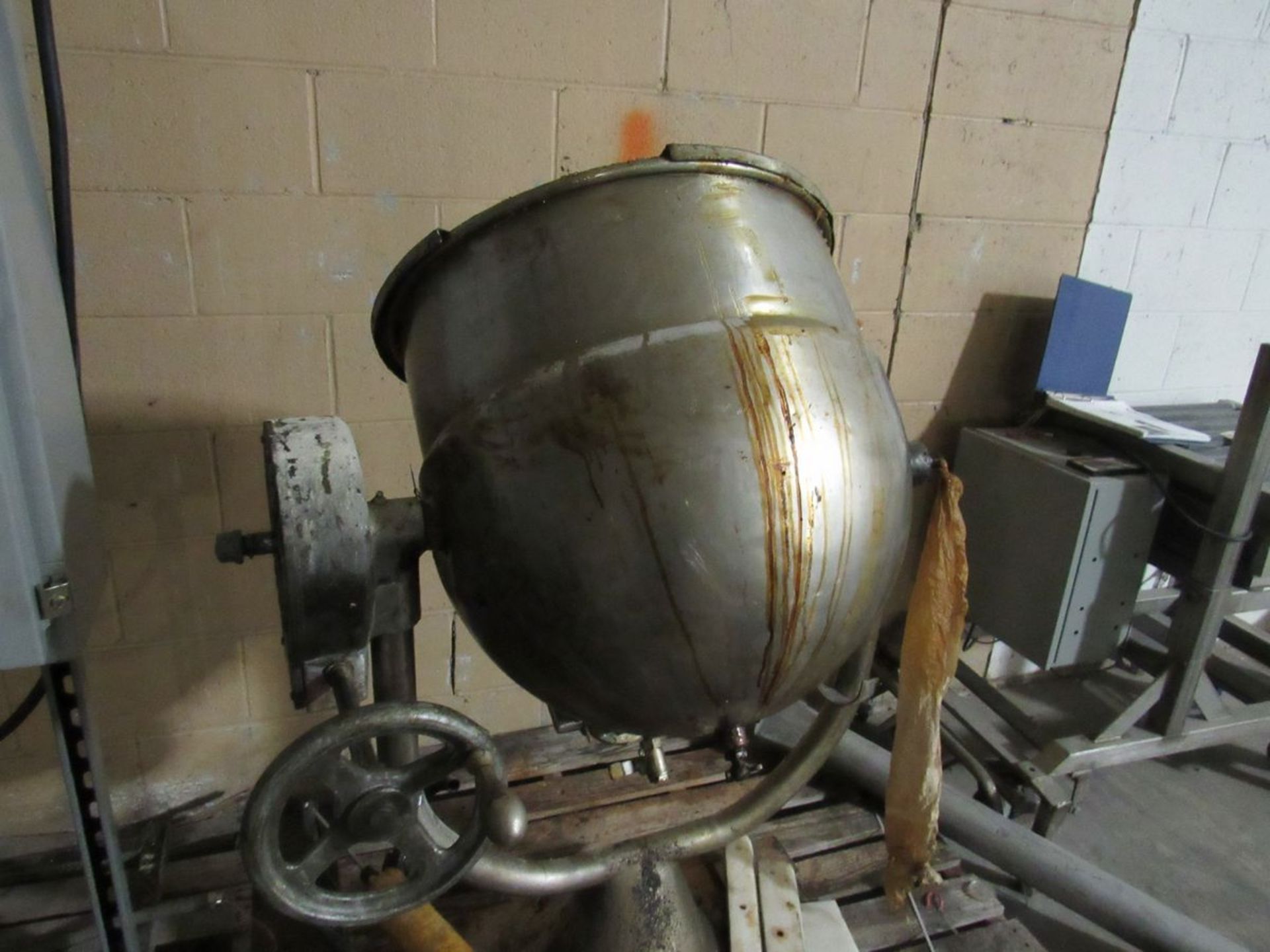 Groen Stainless Steel Jacked Kettle, 20 Gallon with lid and pneumatic propeller and drive shaft ( - Image 7 of 9
