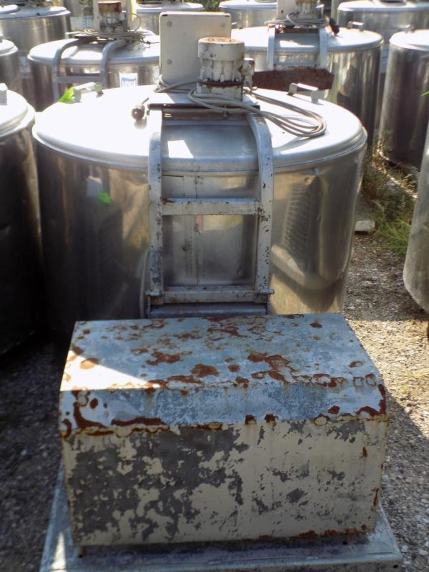 Japy Aprox. 320 L/85 Gal. Jacketed S/S Farm Tank with Hinged Lid, Twin Blade Prop, Motor with - Image 3 of 3