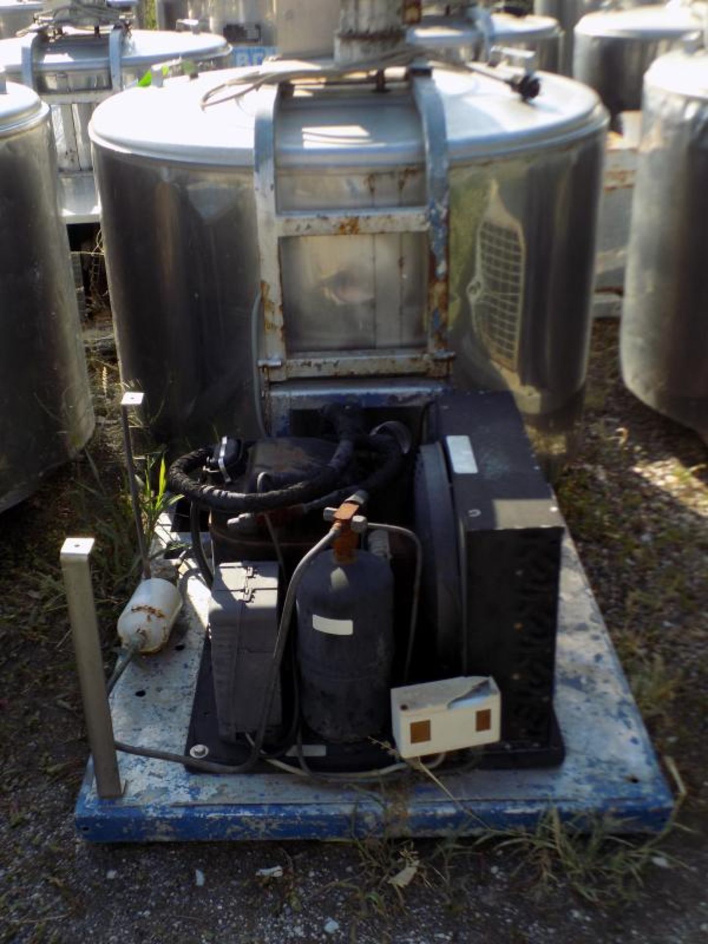 Japy Aprox. 320 L/85 Gal. Jacketed S/S Farm Tank with Hinged Lid, Twin Blade Prop, Motor with - Image 4 of 4