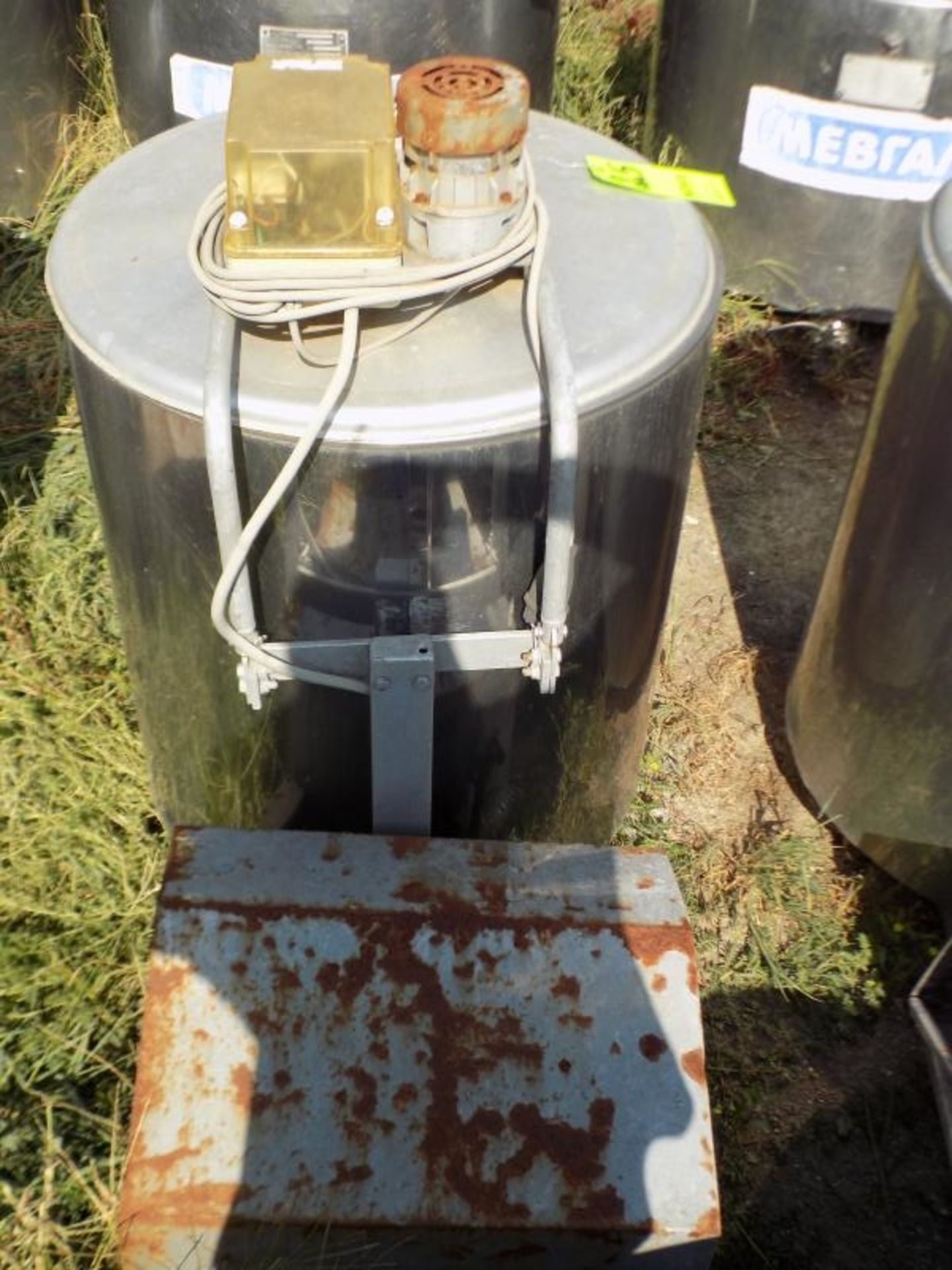 Japy Aprox. 320 L/85 Gal. Jacketed S/S Farm Tank with Hinged Lid, Twin Blade Prop, Motor with - Image 3 of 4