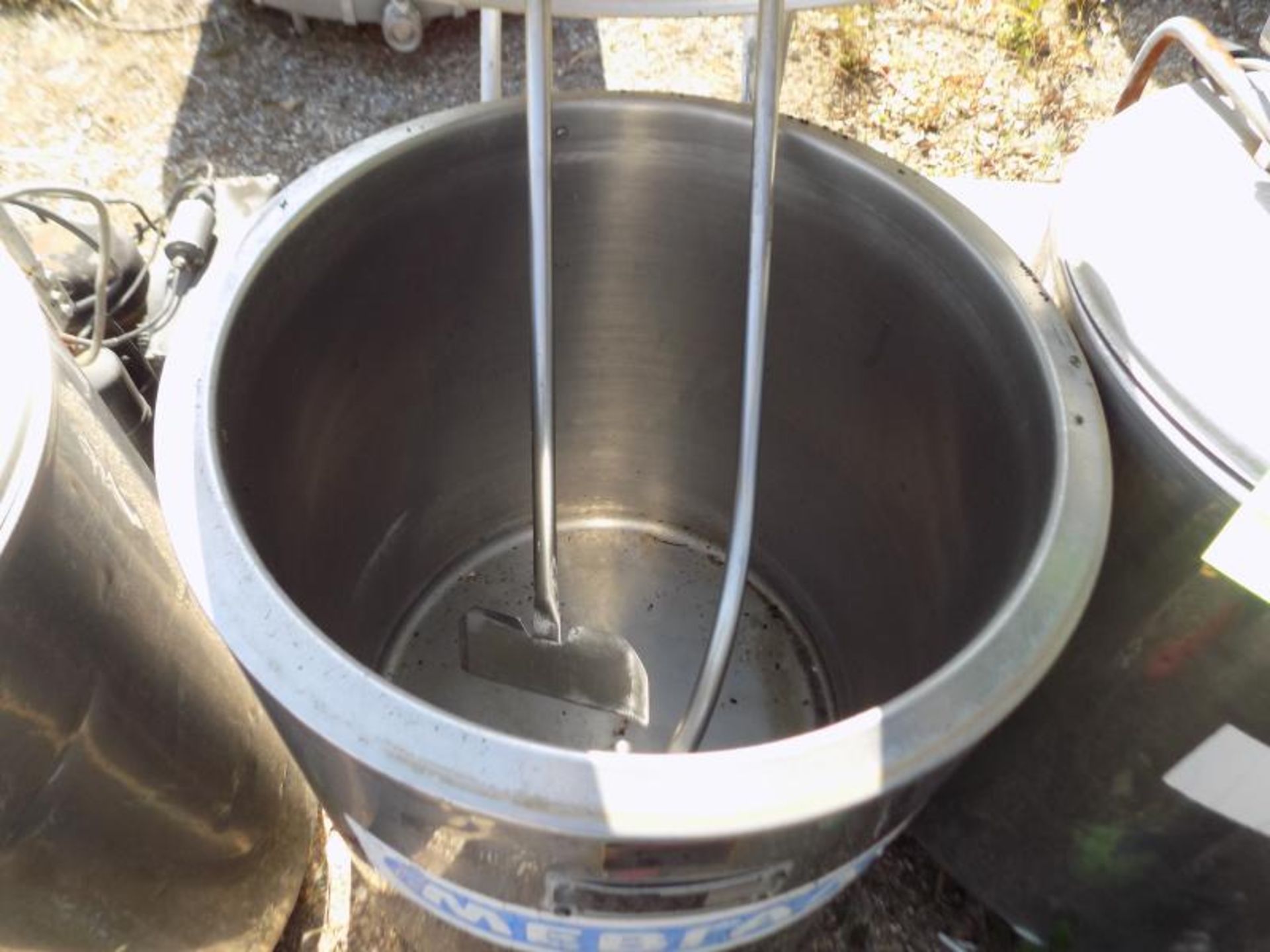 Japy Aprox. 320 L/85 Gal. Jacketed S/S Farm Tank with Hinged Lid, Twin Blade Prop, Motor with - Image 2 of 4
