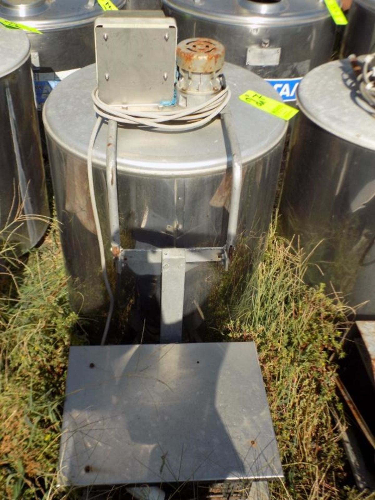 Japy Aprox. 320 L/85 Gal. Jacketed S/S Farm Tank with Hinged Lid, Twin Blade Prop, Motor with - Image 4 of 4