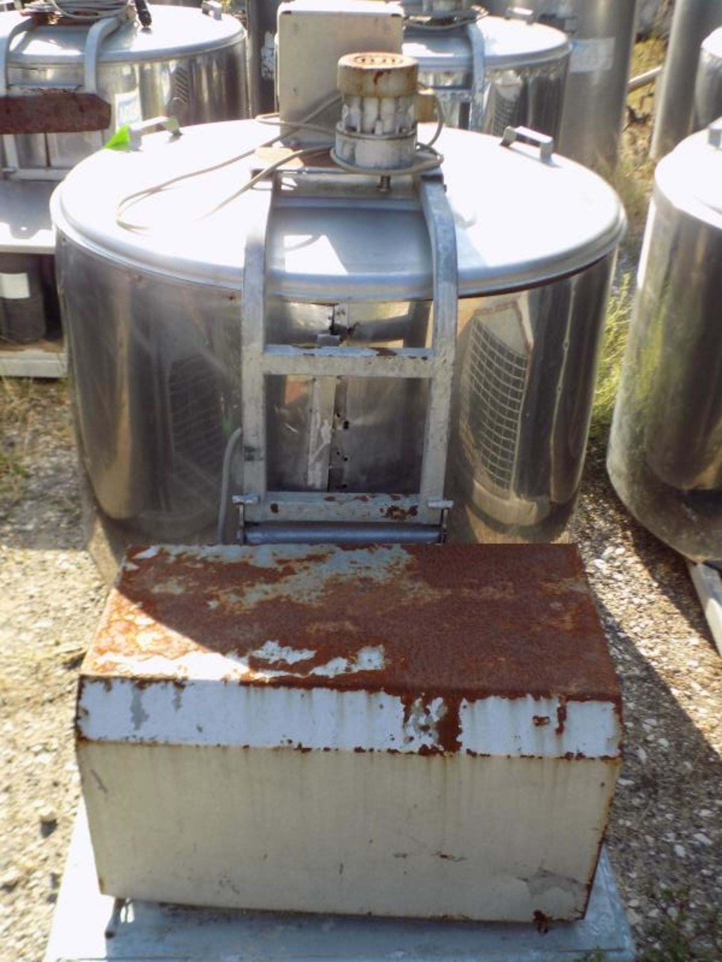 Japy Aprox. 320 L/85 Gal. Jacketed S/S Farm Tank with Hinged Lid, Twin Blade Prop, Motor with - Image 4 of 4