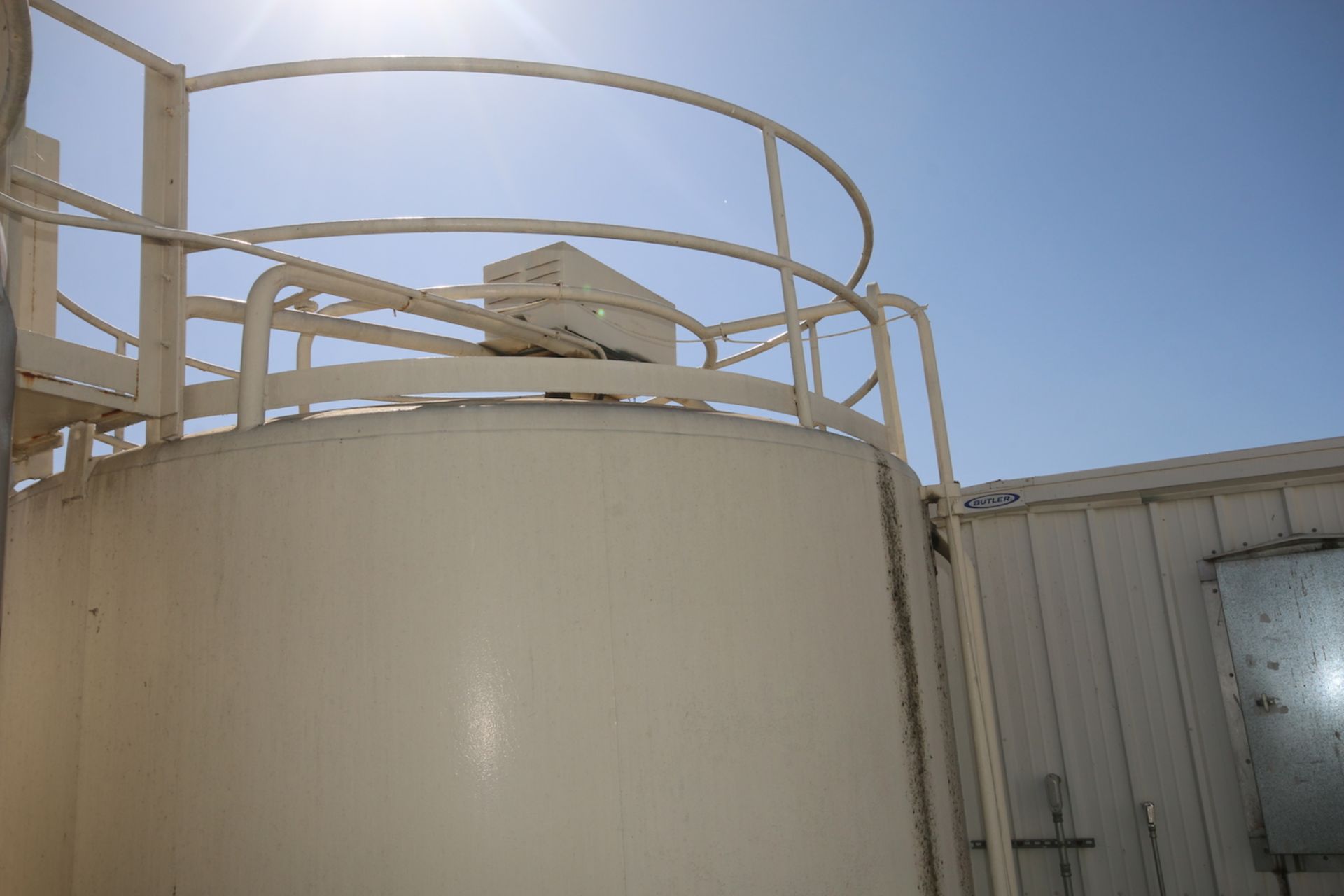 Mueller 15,000 Gal. S/S Refrigerated Silo, Door SN D7802-3, with Sloped Bottom, Spray Balls - Image 3 of 8