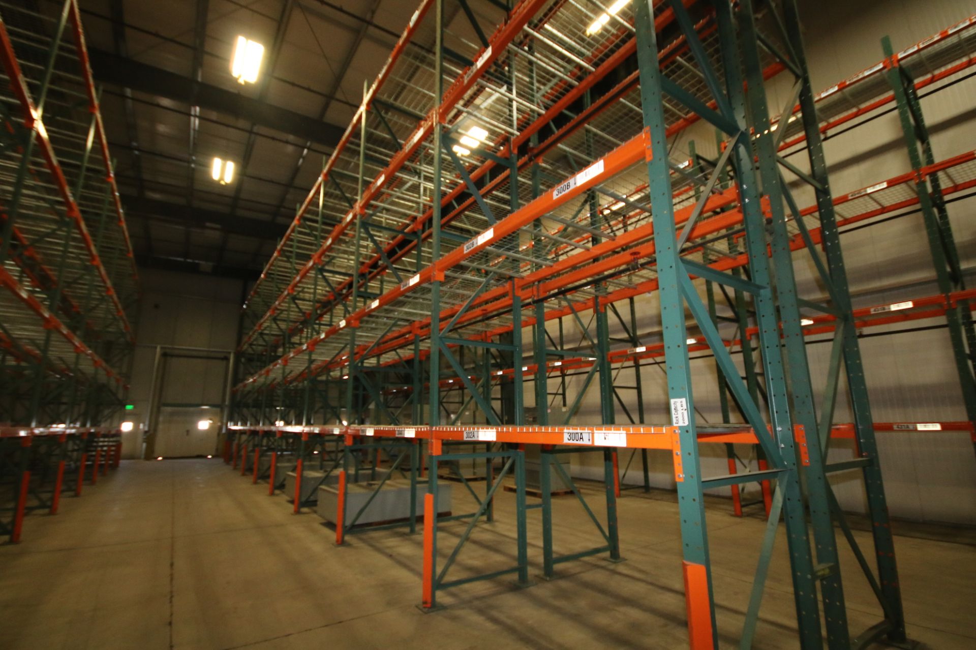 (54) Sect Pallet Racking, Bolt Type , 4" W Uprights, 8 ft L, Aprox 24 ft Uprights, with Cage B - Image 6 of 10