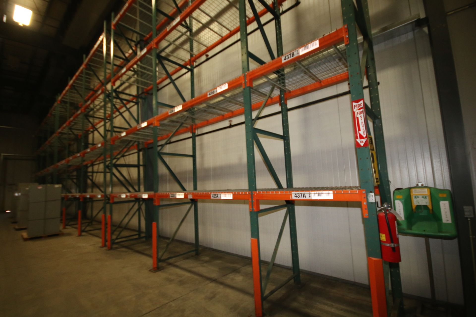 (54) Sect Pallet Racking, Bolt Type , 4" W Uprights, 8 ft L, Aprox 24 ft Uprights, with Cage B - Image 9 of 10