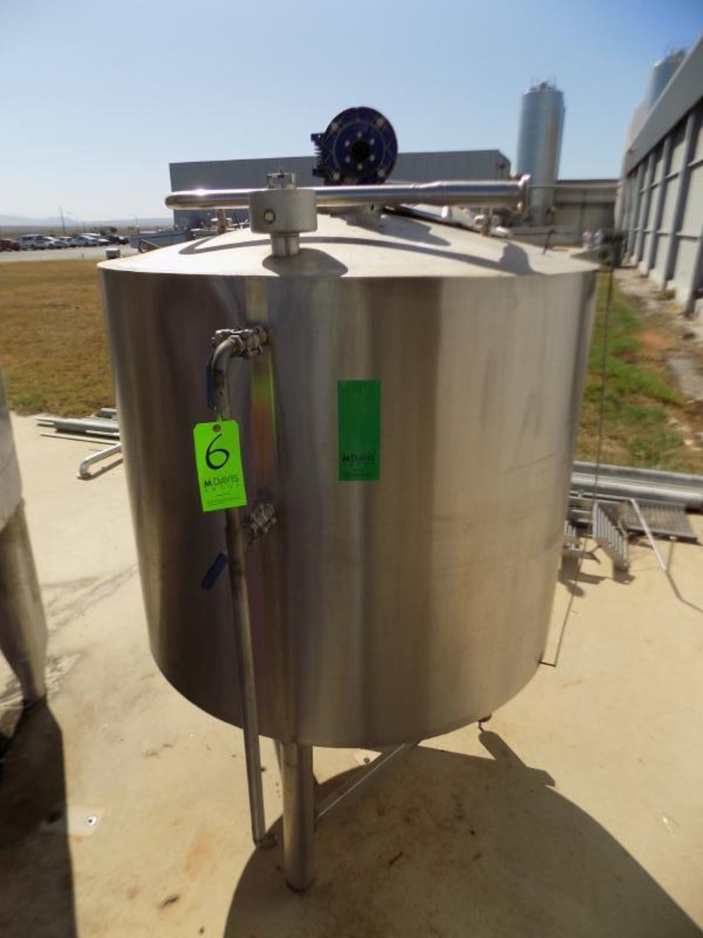 Aprox.1,473 L / 389 Gal. S/S Double Jacketed Tank with Agitator, Sprayball and Man Hole (Tank is - Image 2 of 2