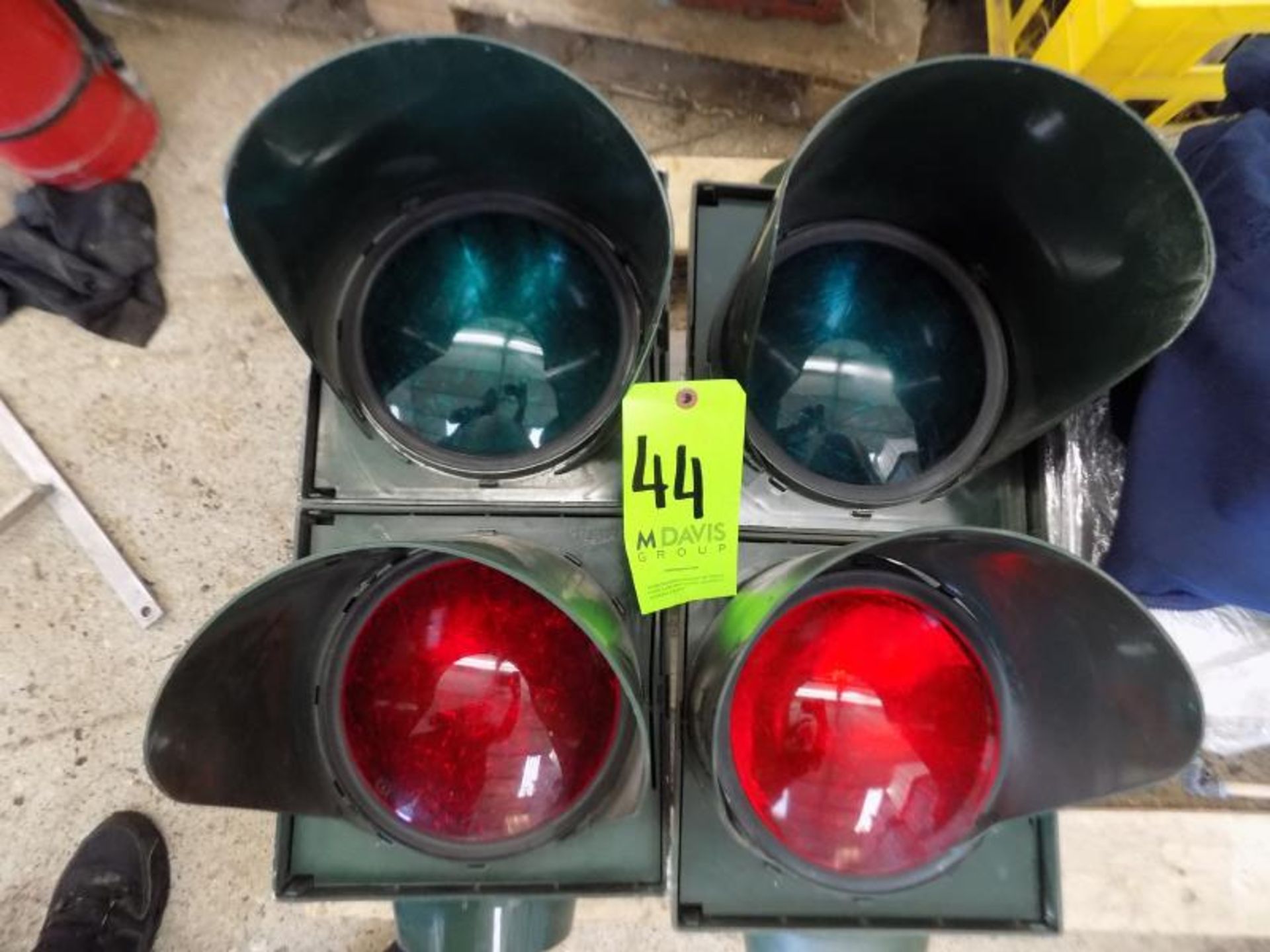 Siemens Red and Green Traffic Lights (NOTE: Sun Covers Available) - Image 2 of 2