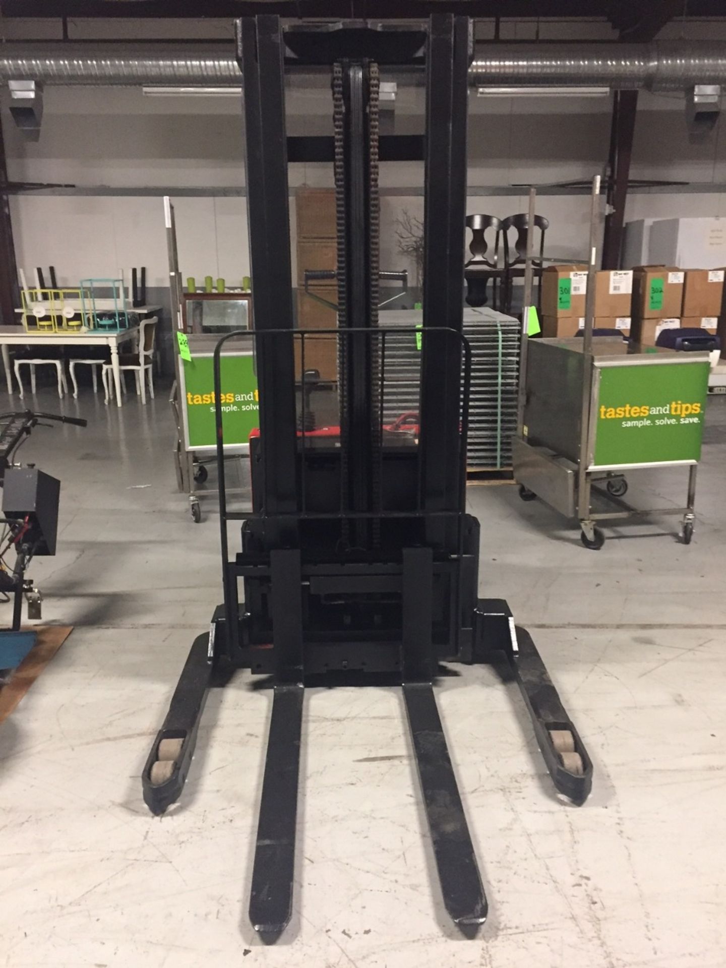 Raymond 3,750 lb. Walk Behind Forklift, Walkie Stacker, Model RSS40, S/N RSS40-03-01418, Pallet - Image 3 of 9