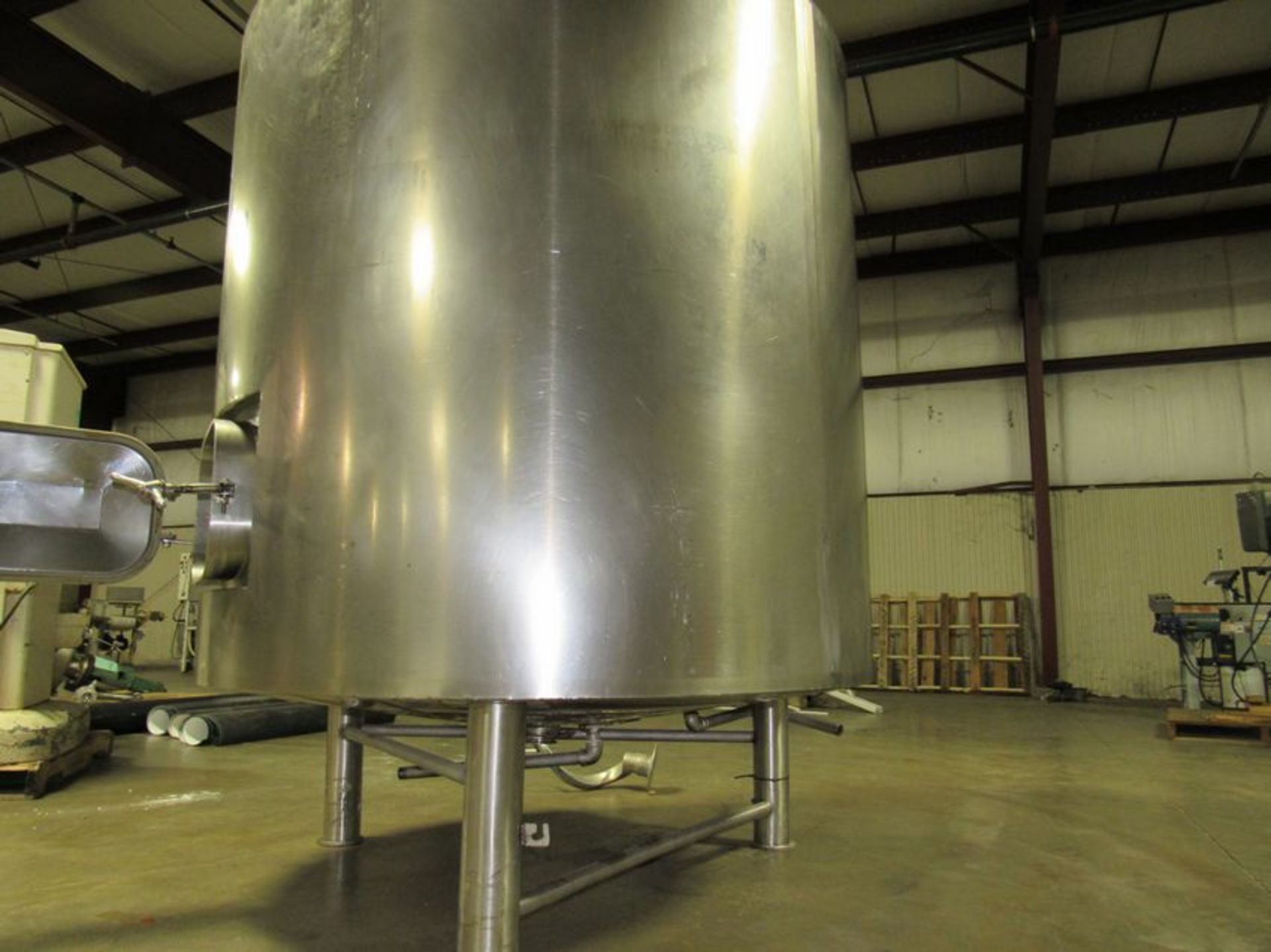 1500 liter food grade stainless steel jacketed tank in great condition. Inside approx. 4ft ft. dia - Image 10 of 11