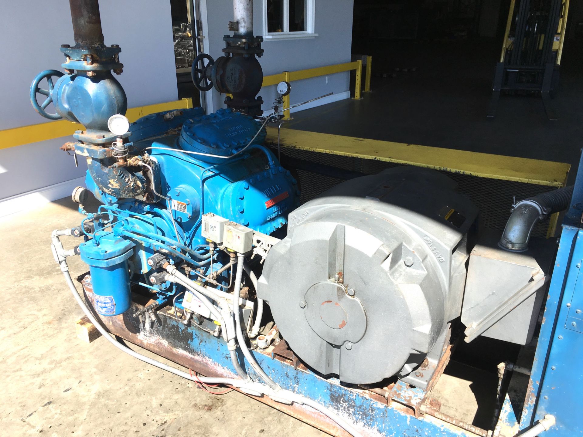 Vilter 458XL 8 Cylinder Ammonia Compressor with Soft Start Controls Model: A10K 458 XLB Serial: - Image 3 of 16