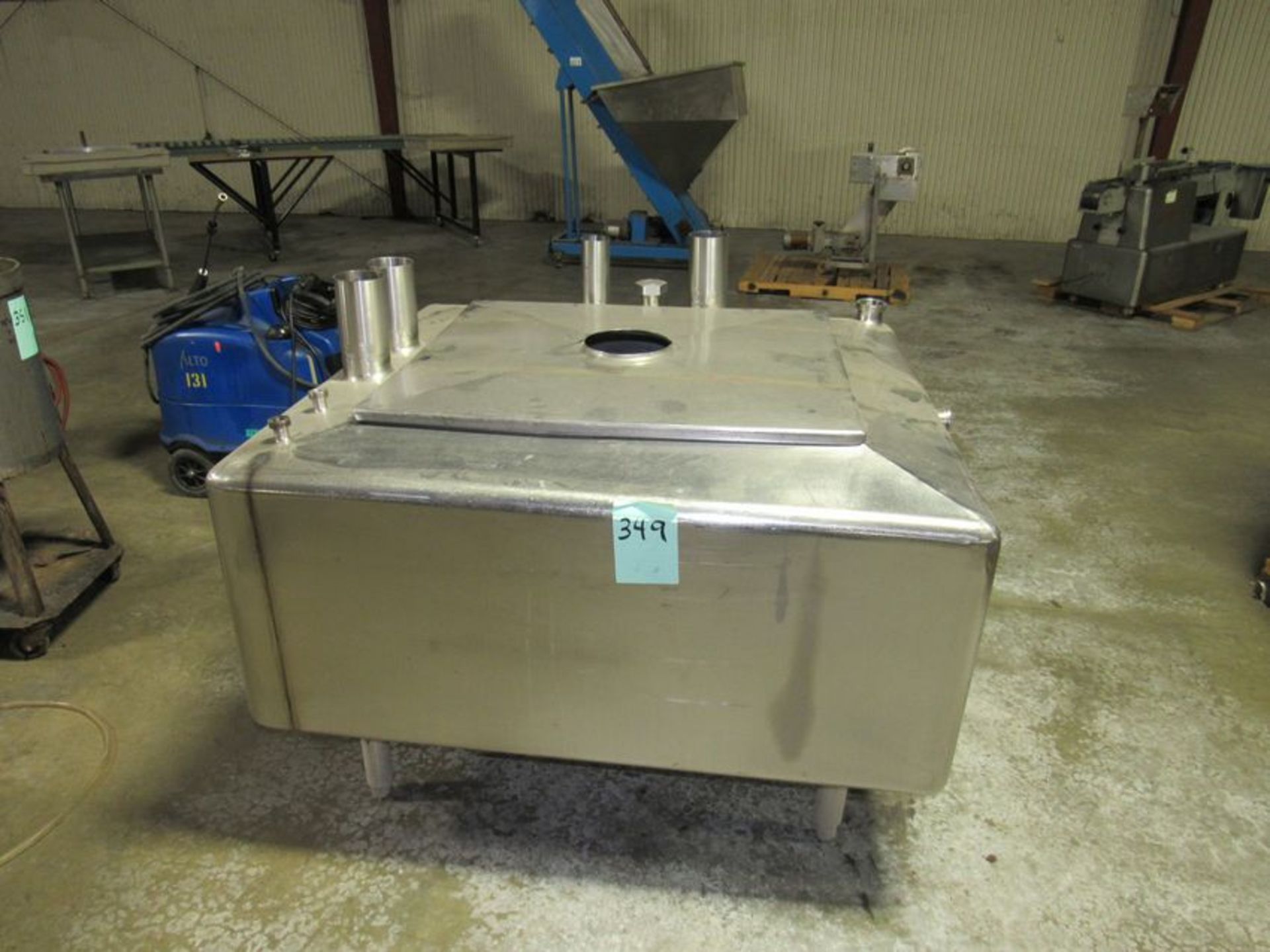 Approximately 200 gallon square tank. Stainless steel with square lid 32" x 32" openning and several - Image 7 of 7