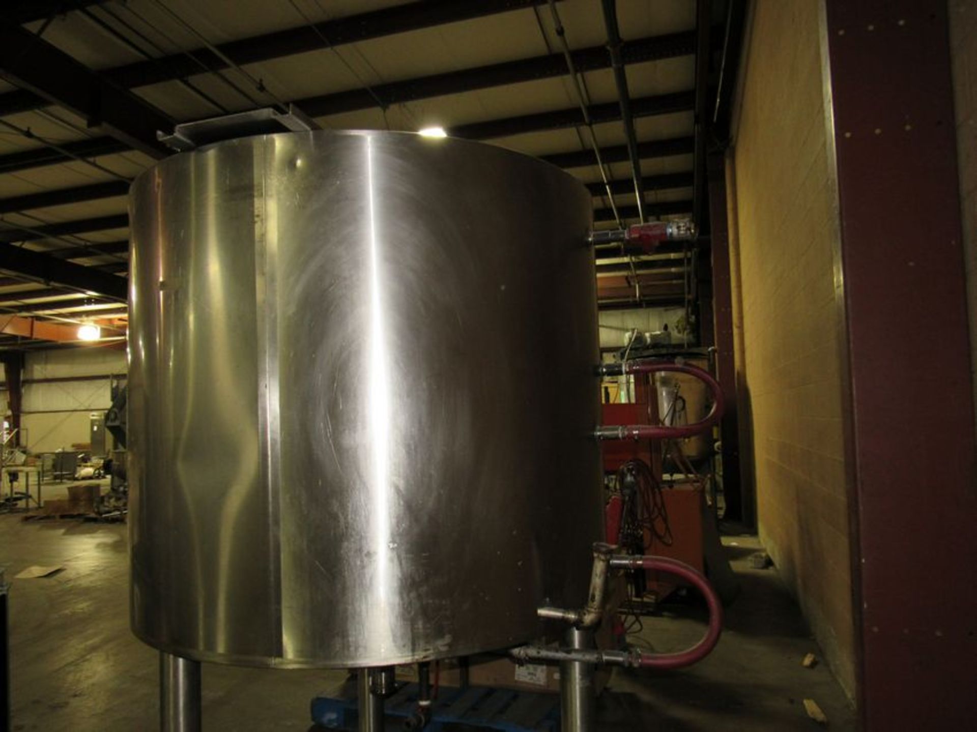 1500 liter food grade stainless steel jacketed tank in great condition. Inside approx. 4ft ft. dia - Image 4 of 11