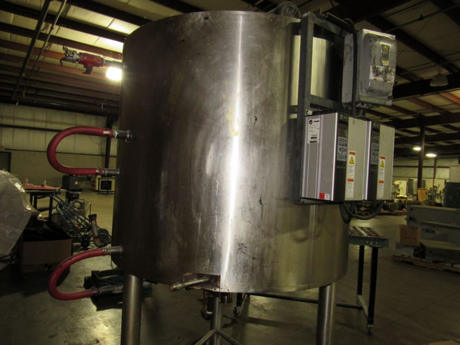 1500 liter food grade stainless steel jacketed tank in great condition. Inside approx. 4ft ft. dia - Image 3 of 11