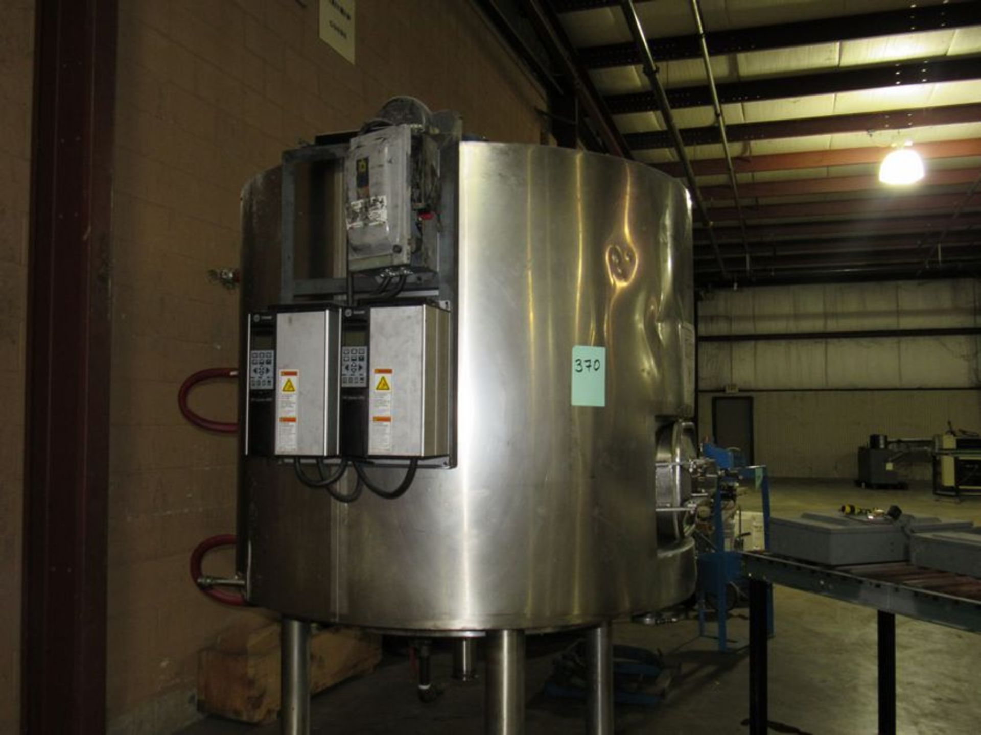 1500 liter food grade stainless steel jacketed tank in great condition. Inside approx. 4ft ft. dia - Image 2 of 11