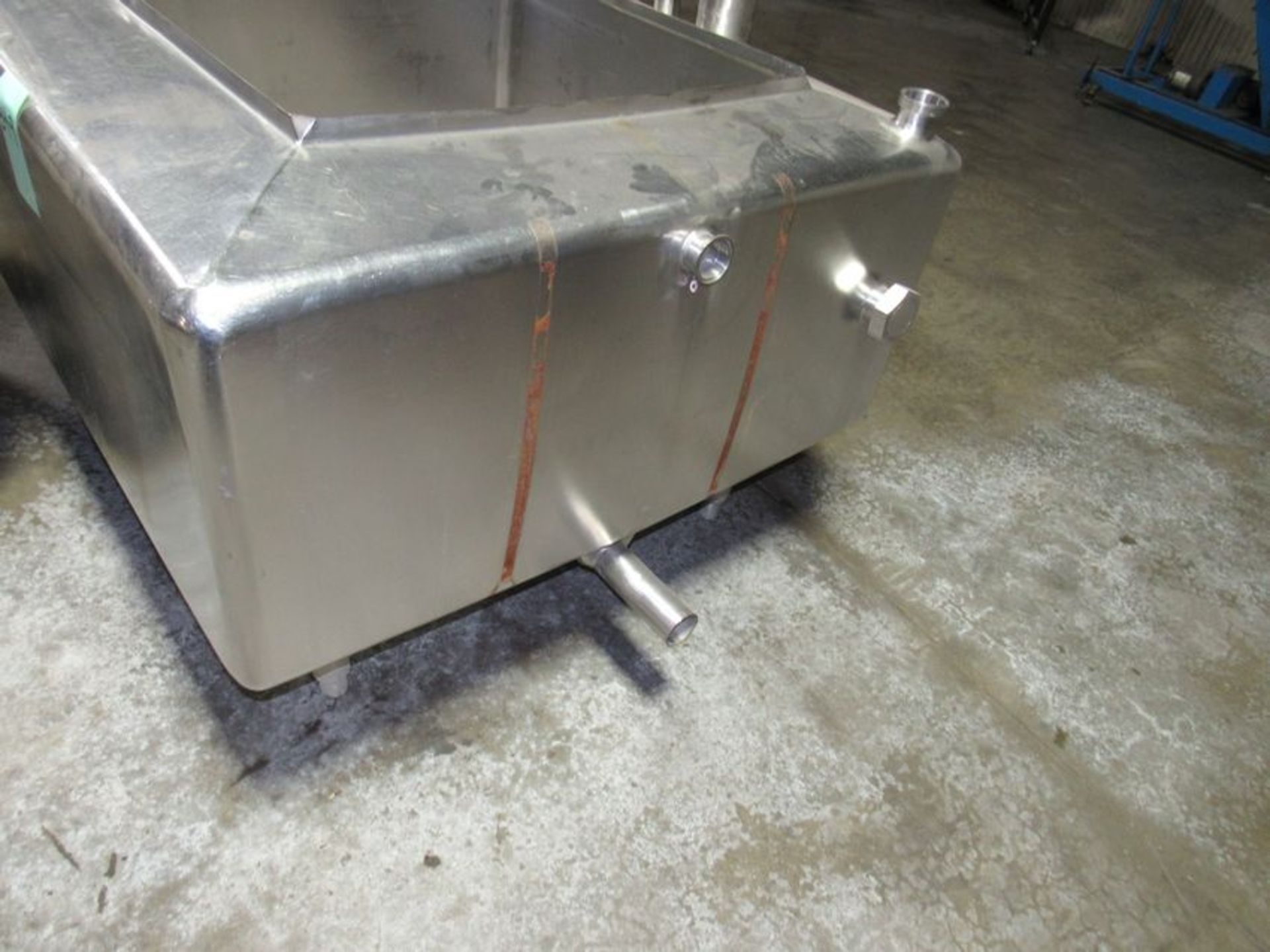 Approximately 200 gallon square tank. Stainless steel with square lid 32" x 32" openning and several - Image 4 of 7