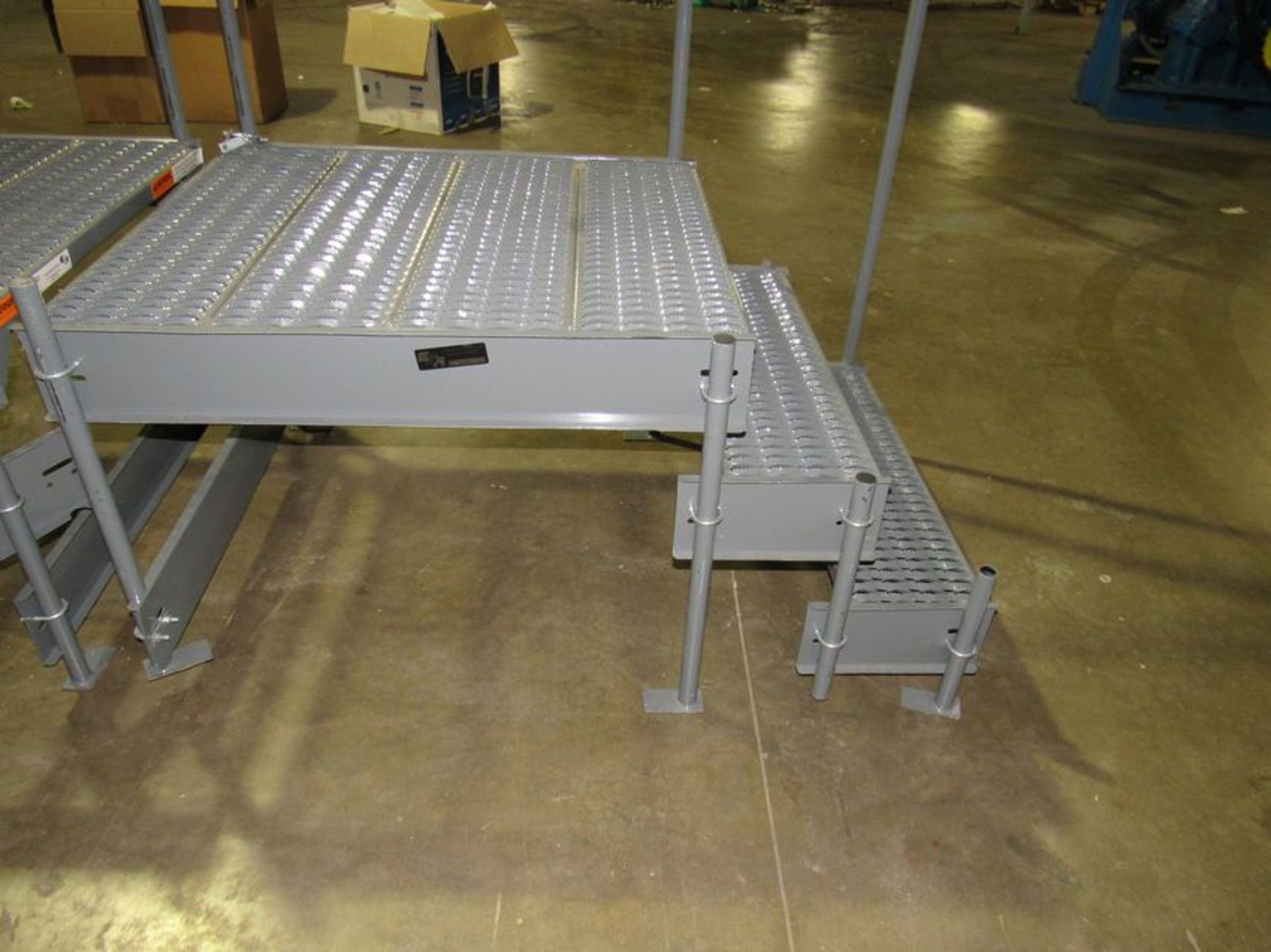 EGA Products Work Platform expandable and lockable - Two-piece 34"" wide - Removal and loading - Image 5 of 10