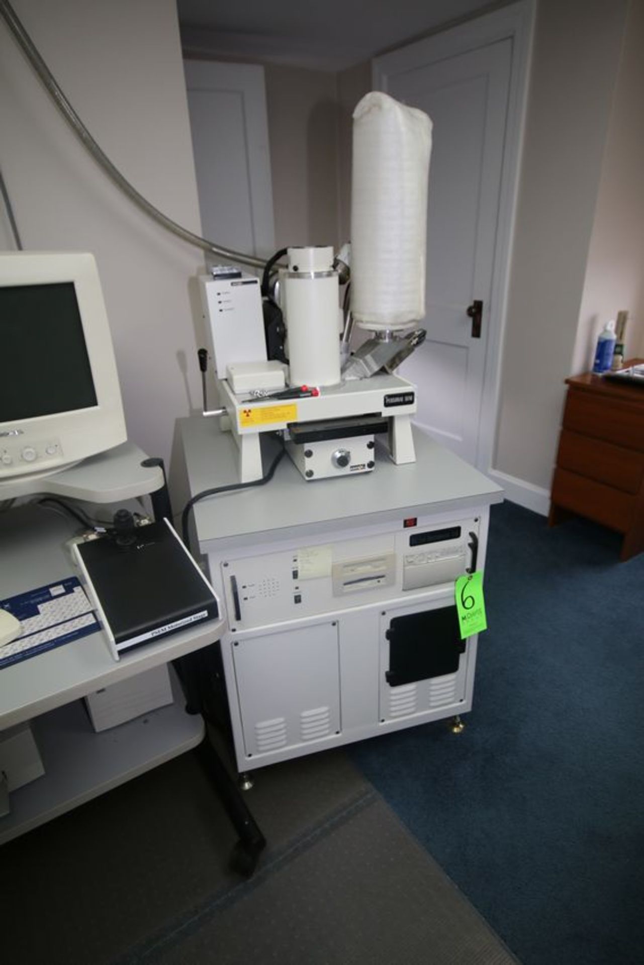 RJ Lee Instruments Ltd. Scanning Electron Microscope, S/N 04377;10043, with Agilent Tech Dry