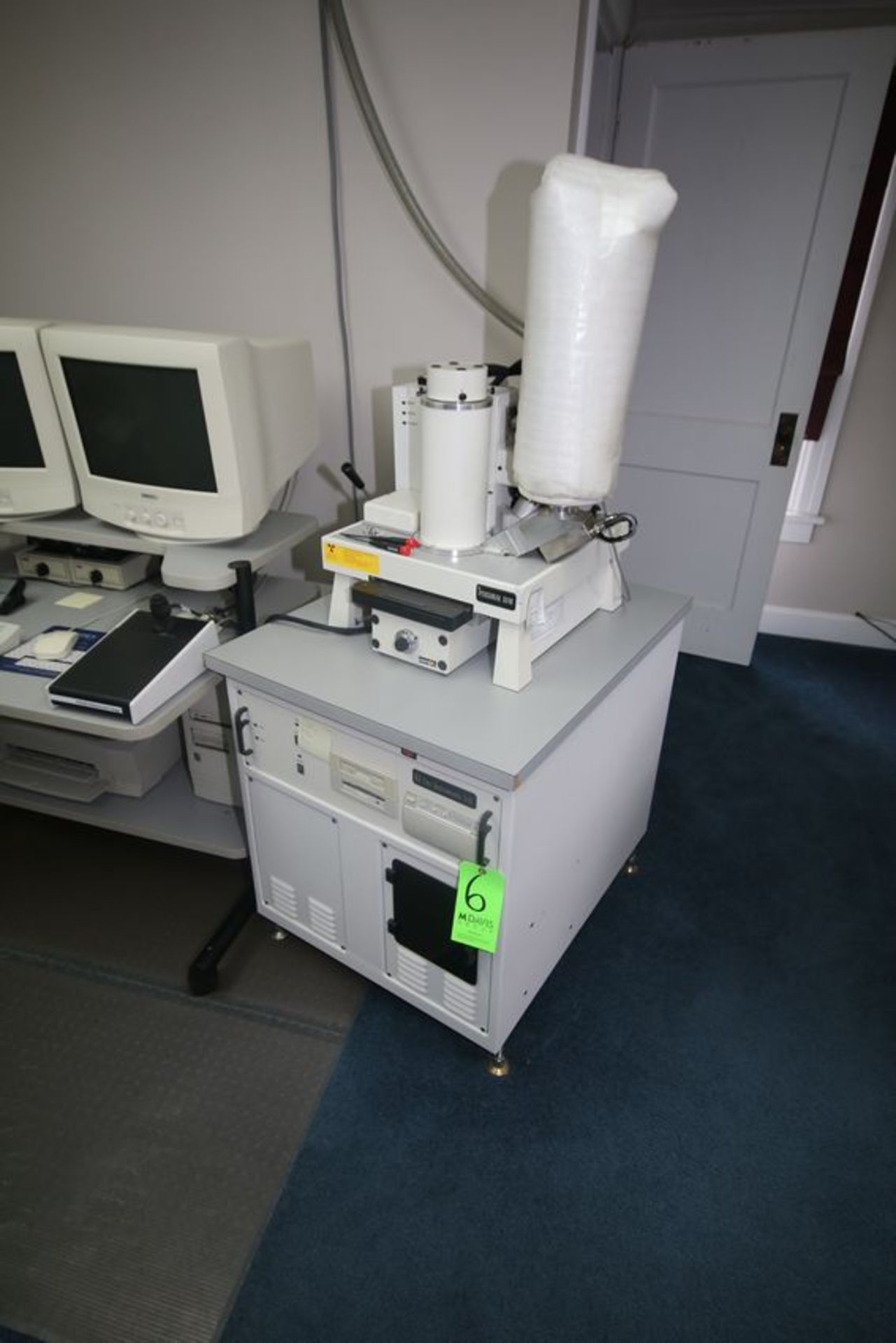 RJ Lee Instruments Ltd. Scanning Electron Microscope, S/N 04377;10043, with Agilent Tech Dry - Image 2 of 13