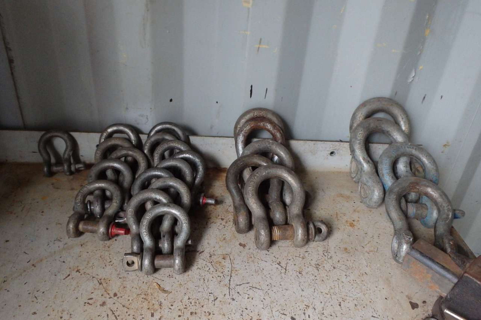 Quantity of Assorted Steel Shackles