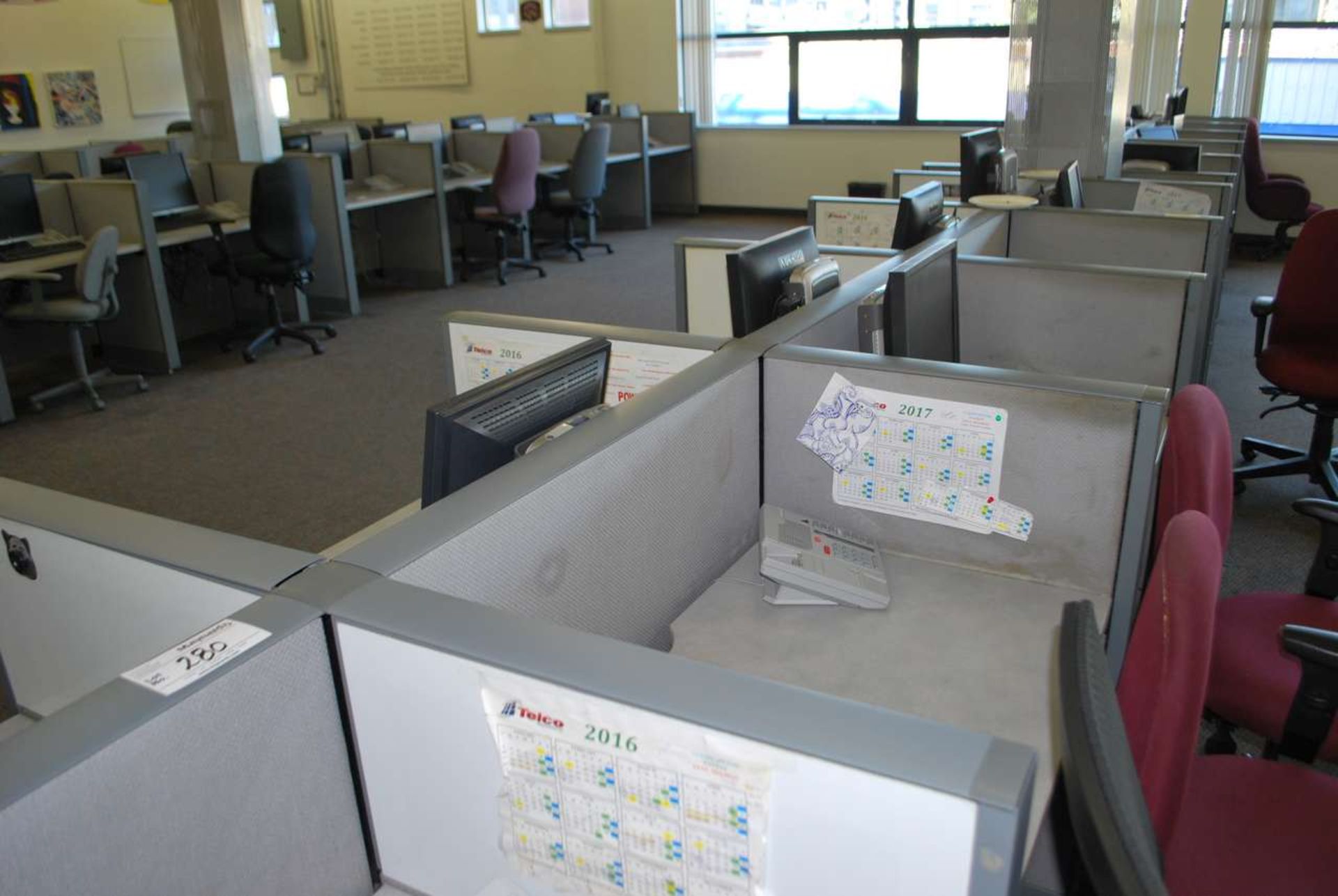 10 person call centre workstation