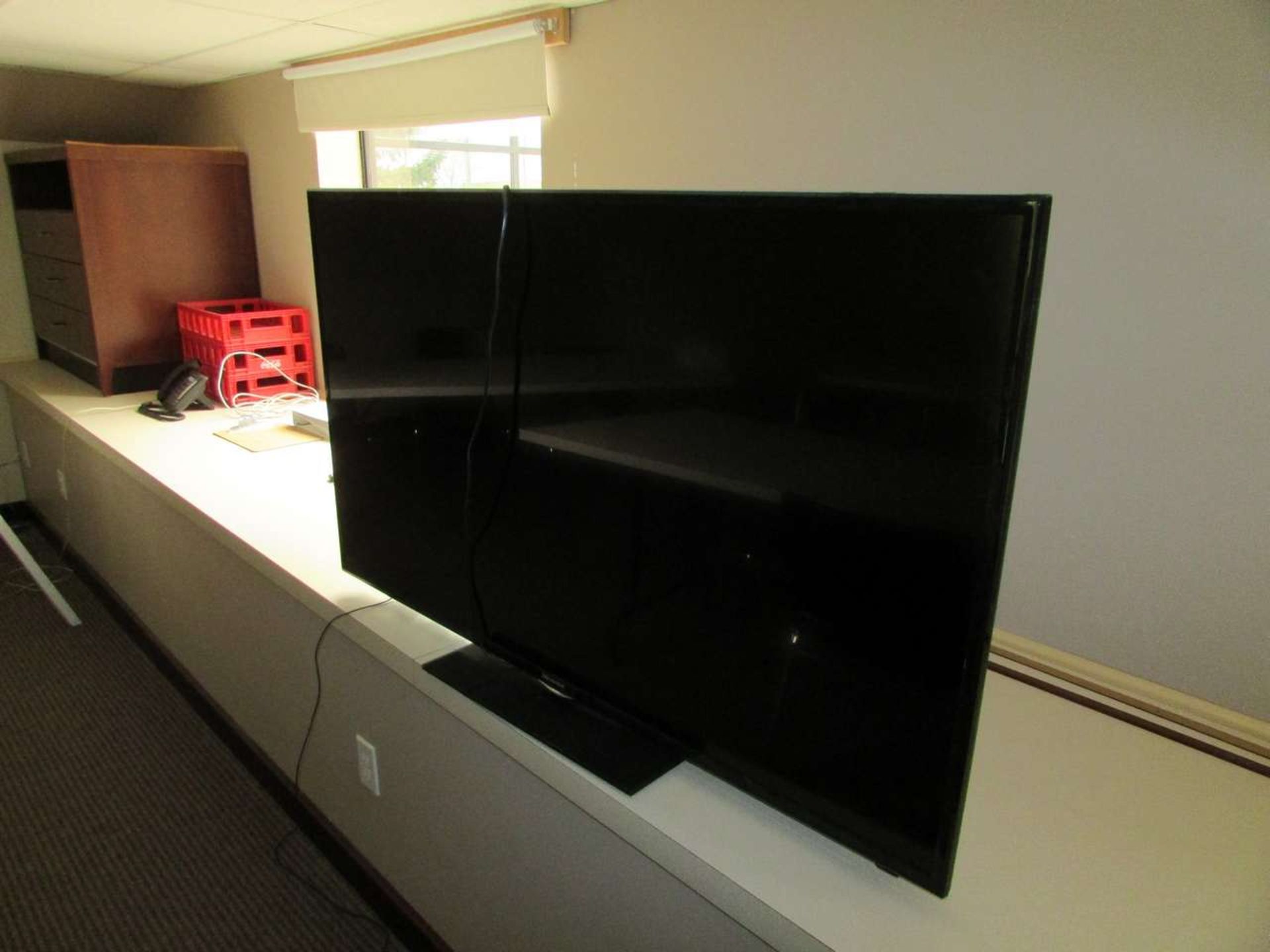 (2) HD TVs