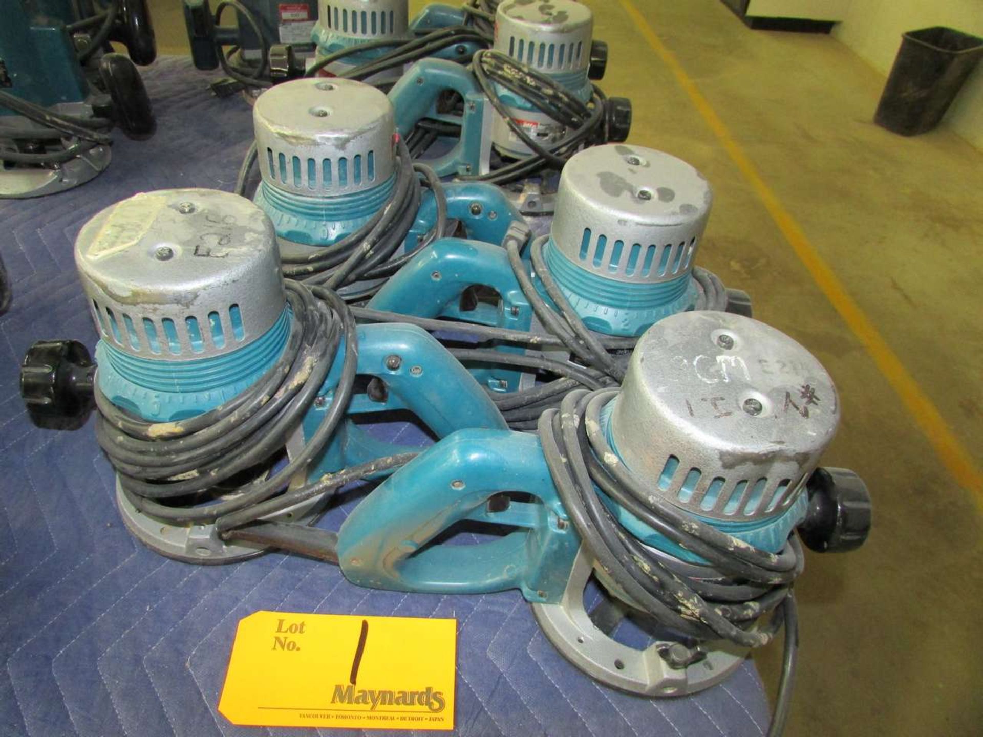 Makita 3601B (4) Electric Routers