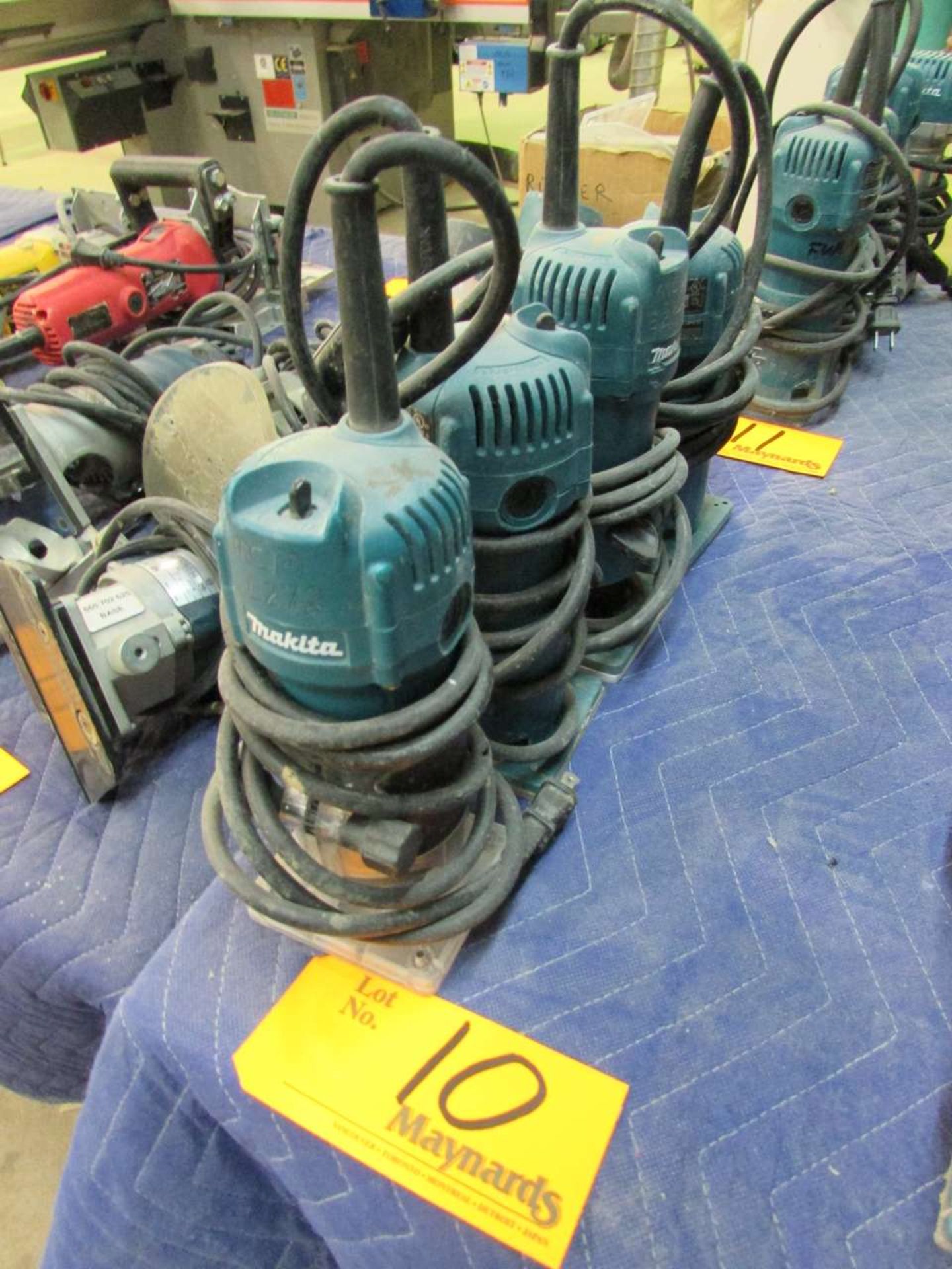 Makita 3709 (4) Electric Routers