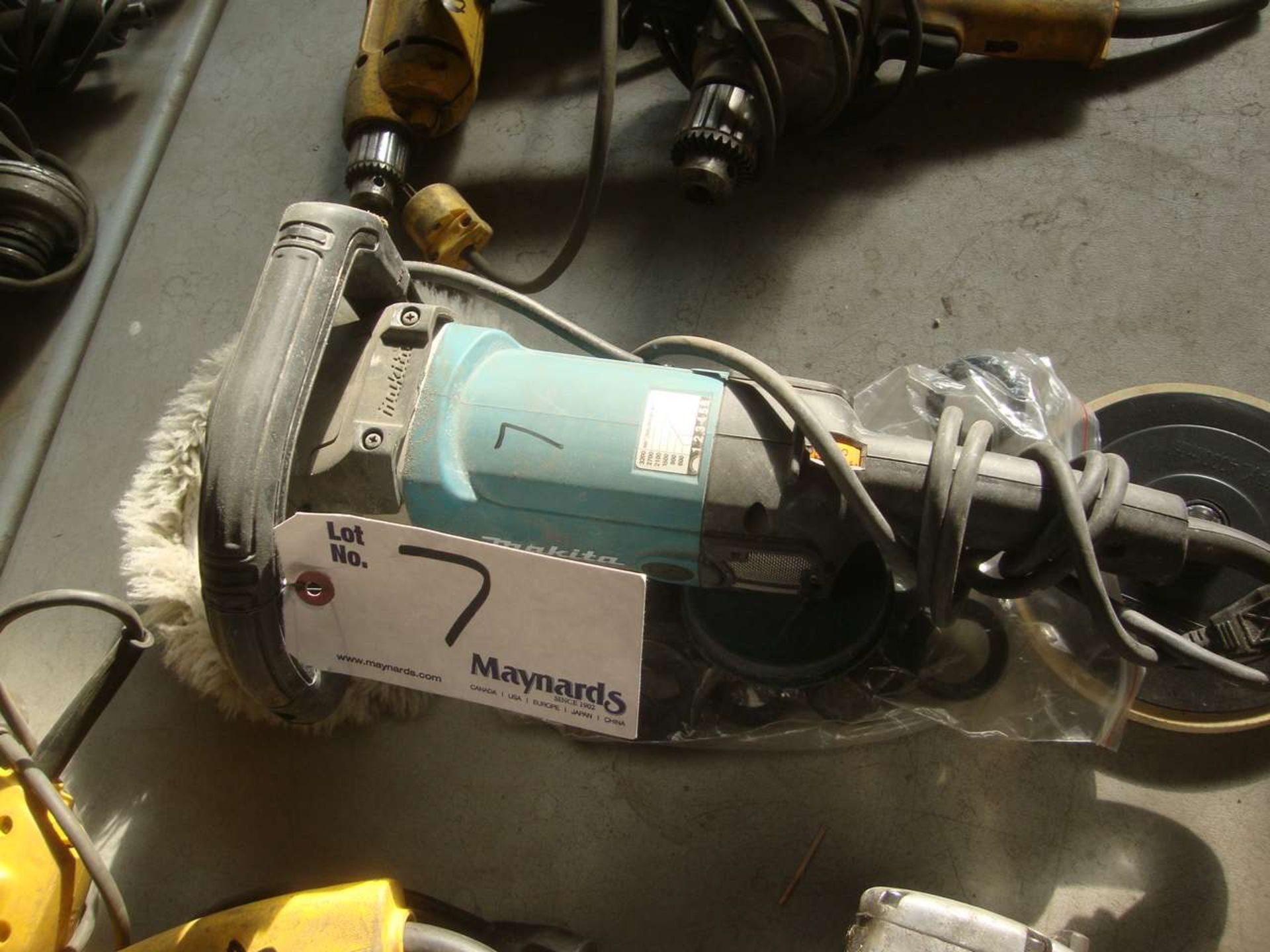 Makita 9327C Grinder