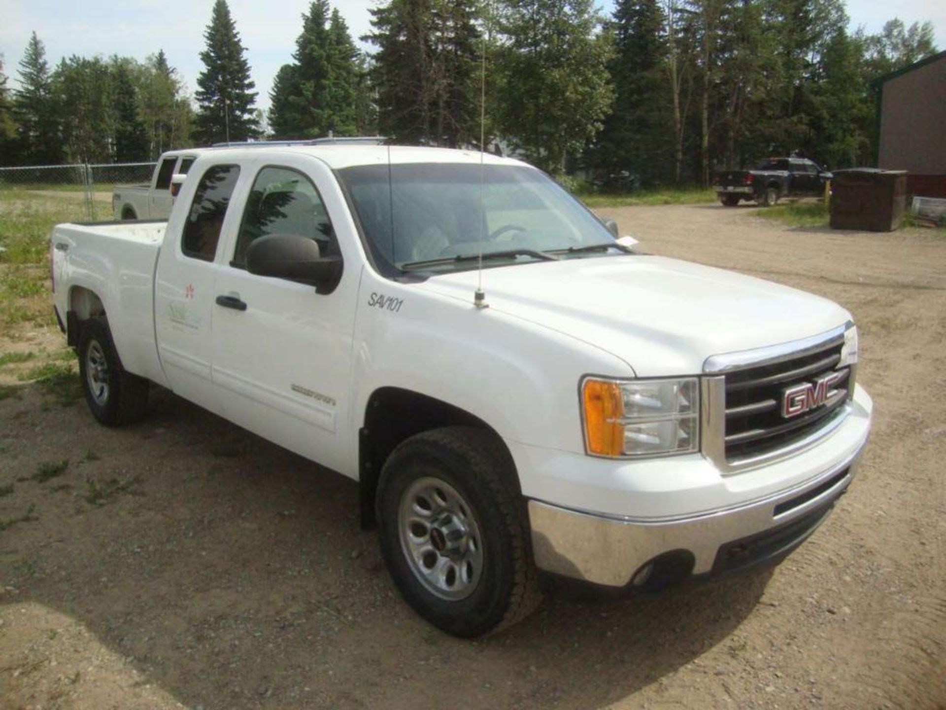 2010 GMC Sierra 1500 Extended cab pick up truck, - Image 2 of 7