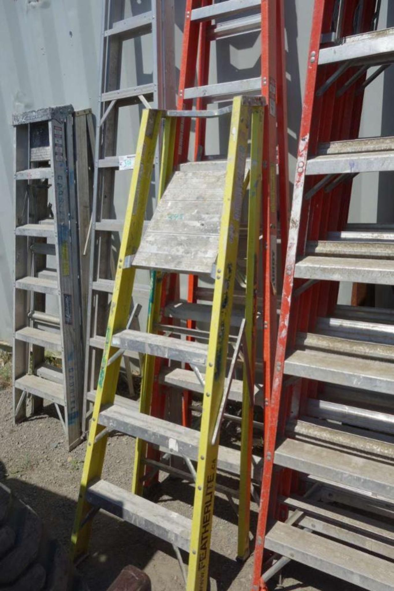 Fiberglass step Ladders
