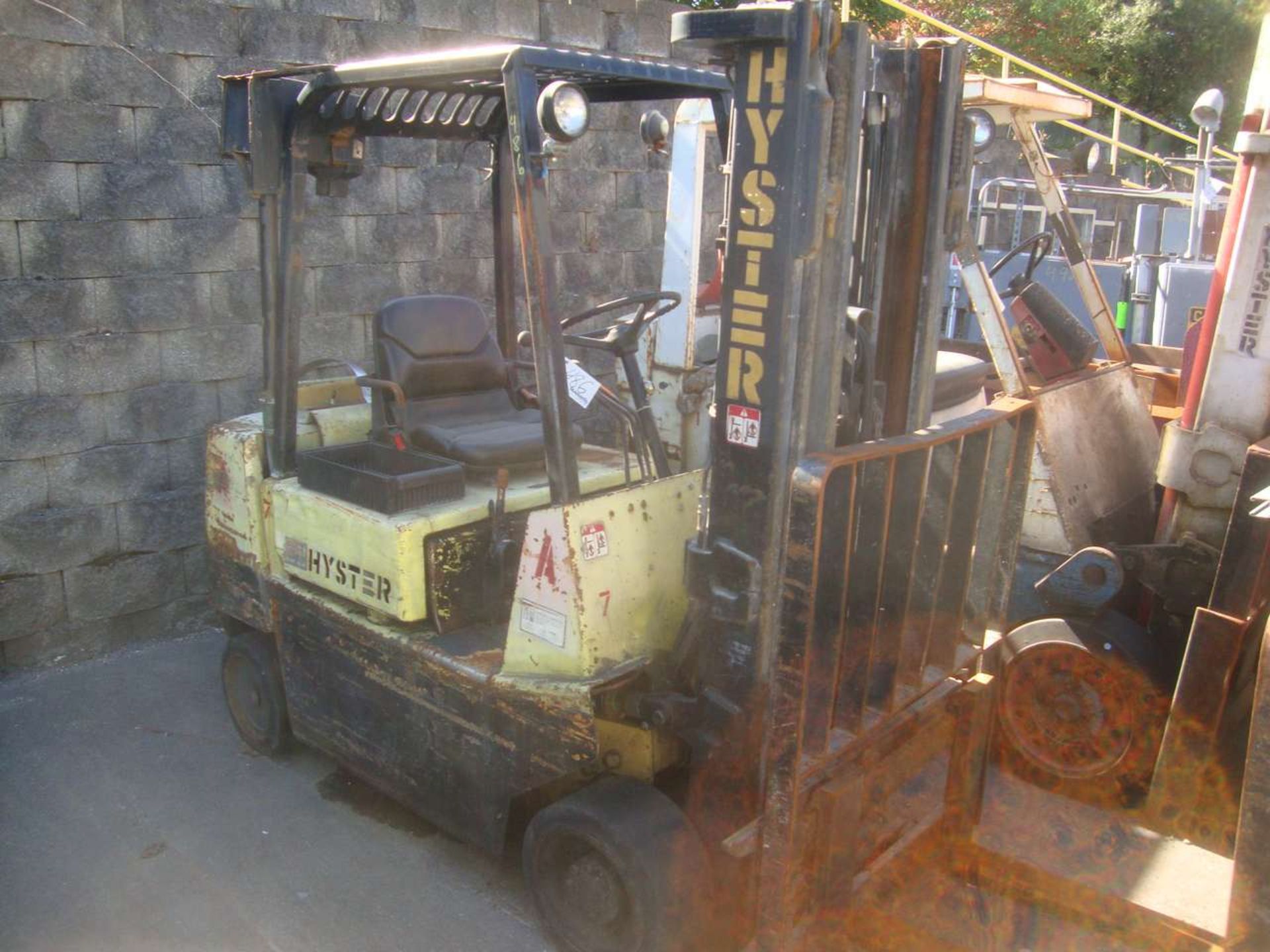 Hyster S50XL 5,000 lb Capacity forklift