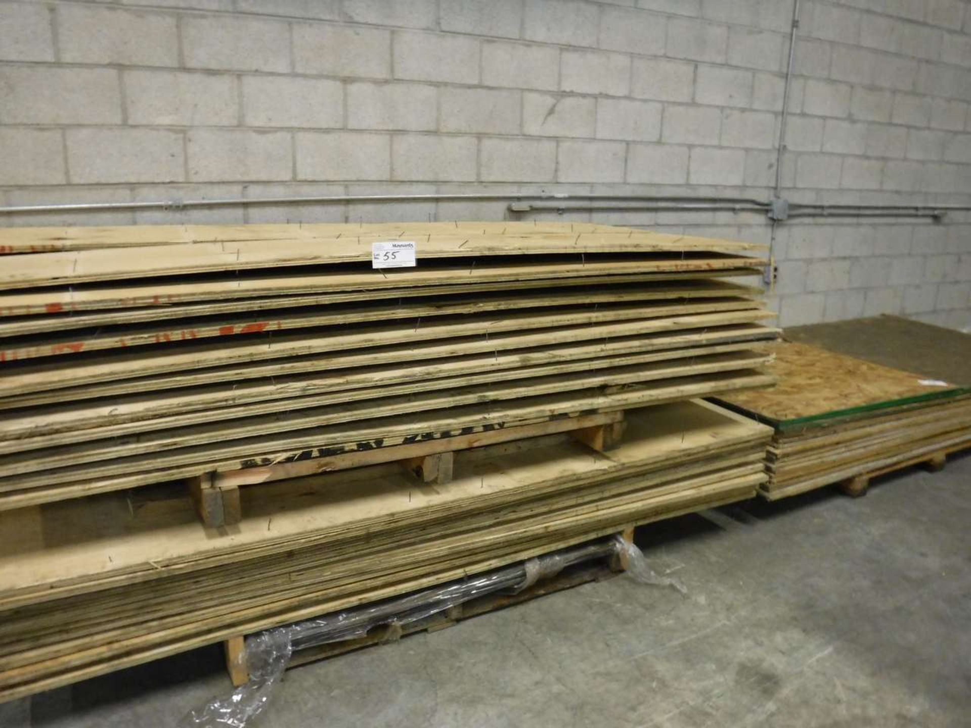 Used Plywood Sheets & Particle Board